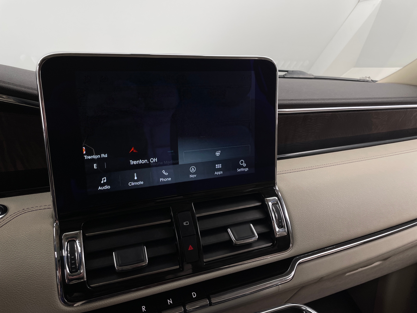 Thumbnail: 2020 Lincoln Navigator - 3