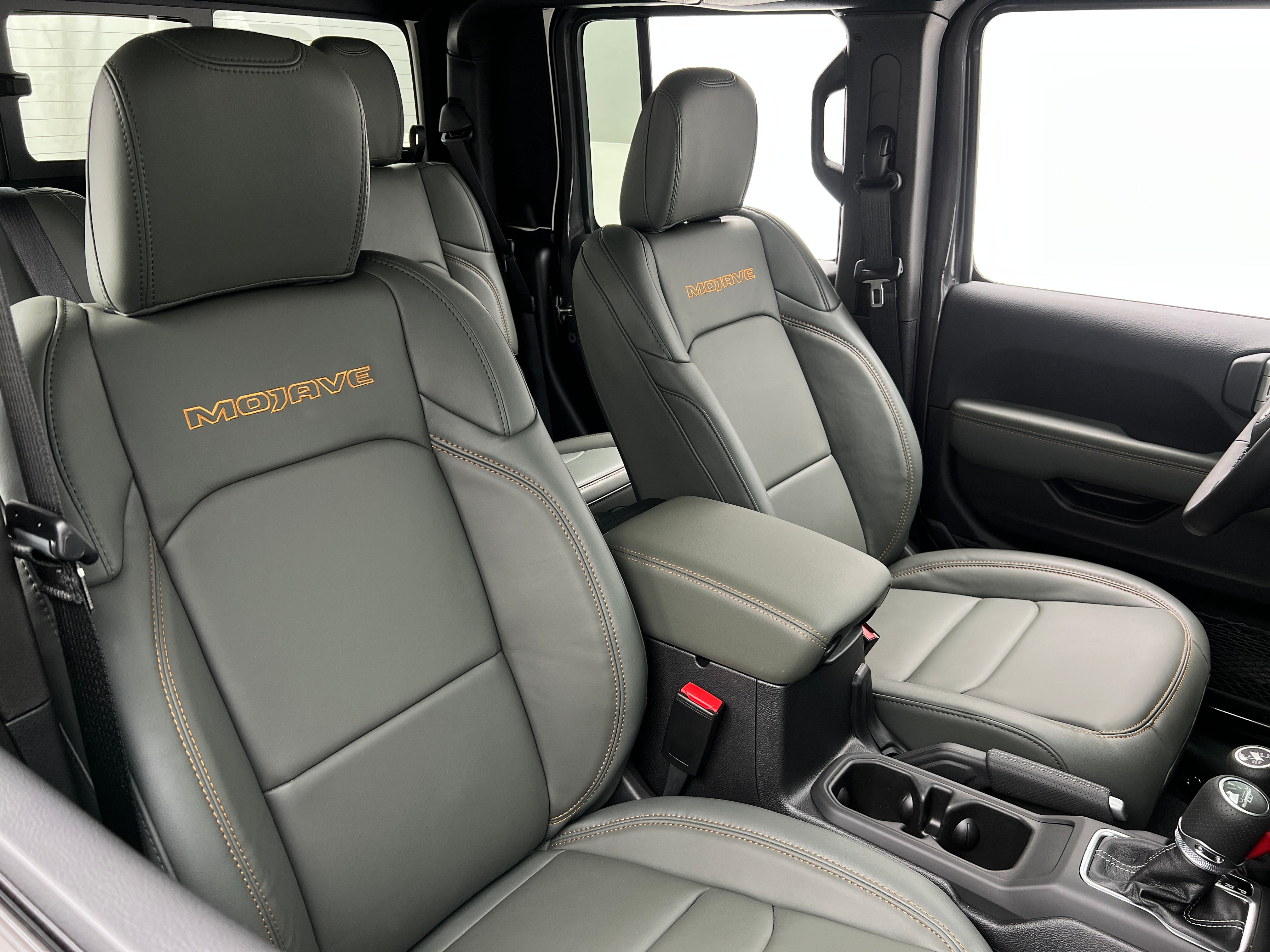2026 Jeep Gladiator Mojave X Auto's photo
