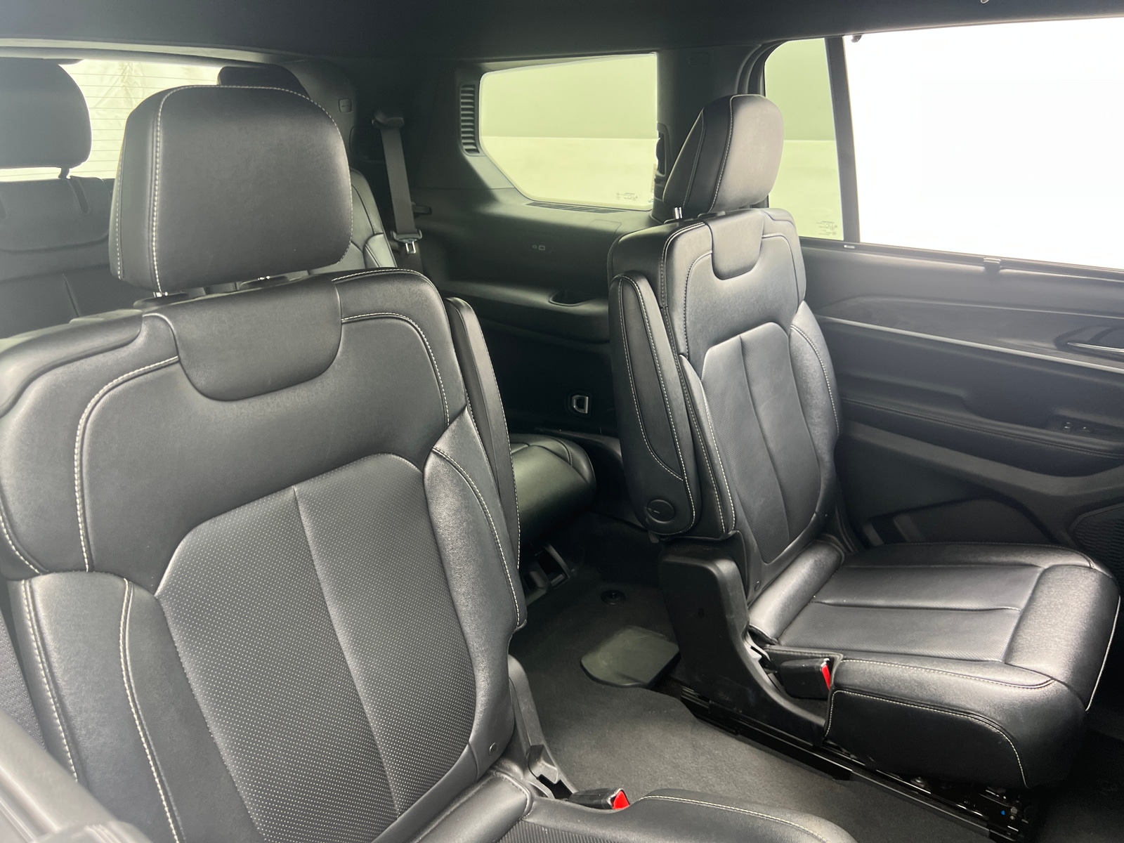 Thumbnail: 2024 Jeep Grand Cherokee L - 5