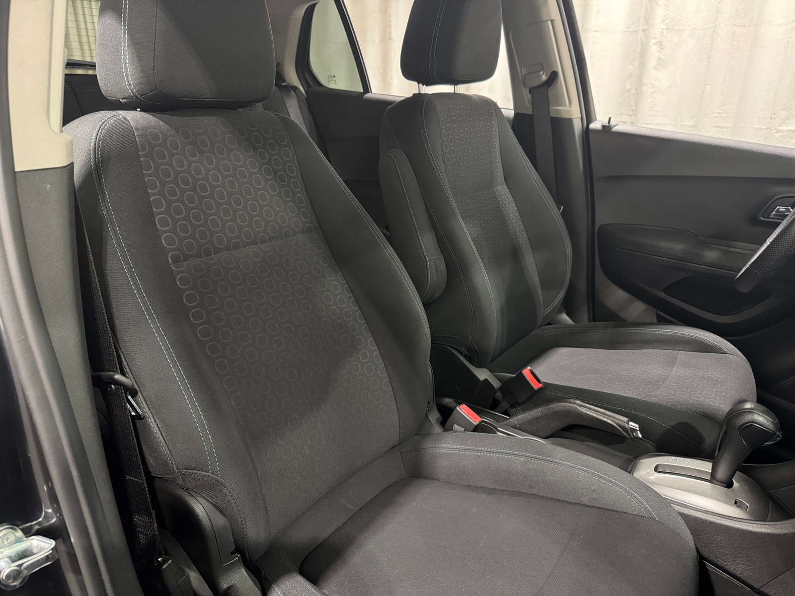 Thumbnail: 2016 Chevrolet Trax - 2