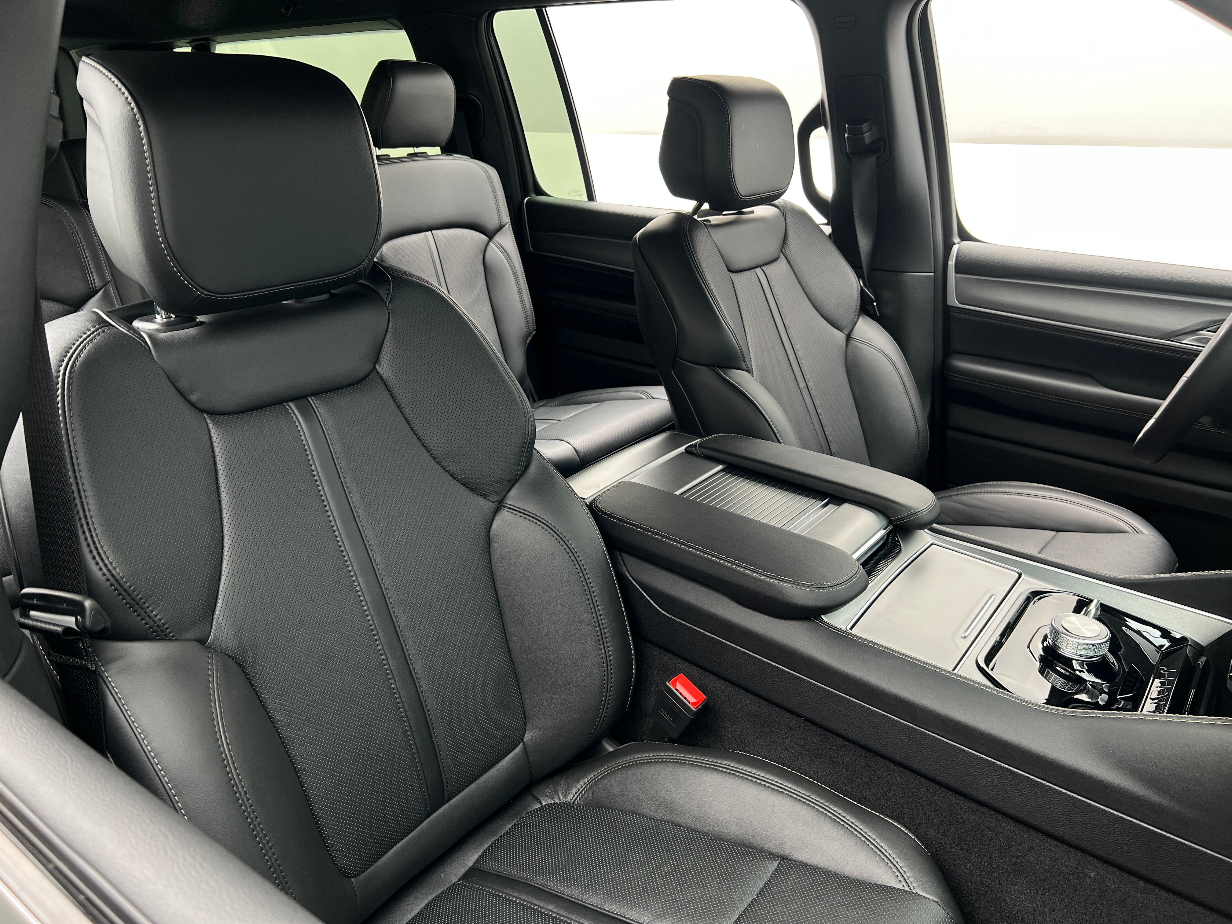 2026 Jeep Grand Wagoneer L Grand Wagoneer 4WD's photo