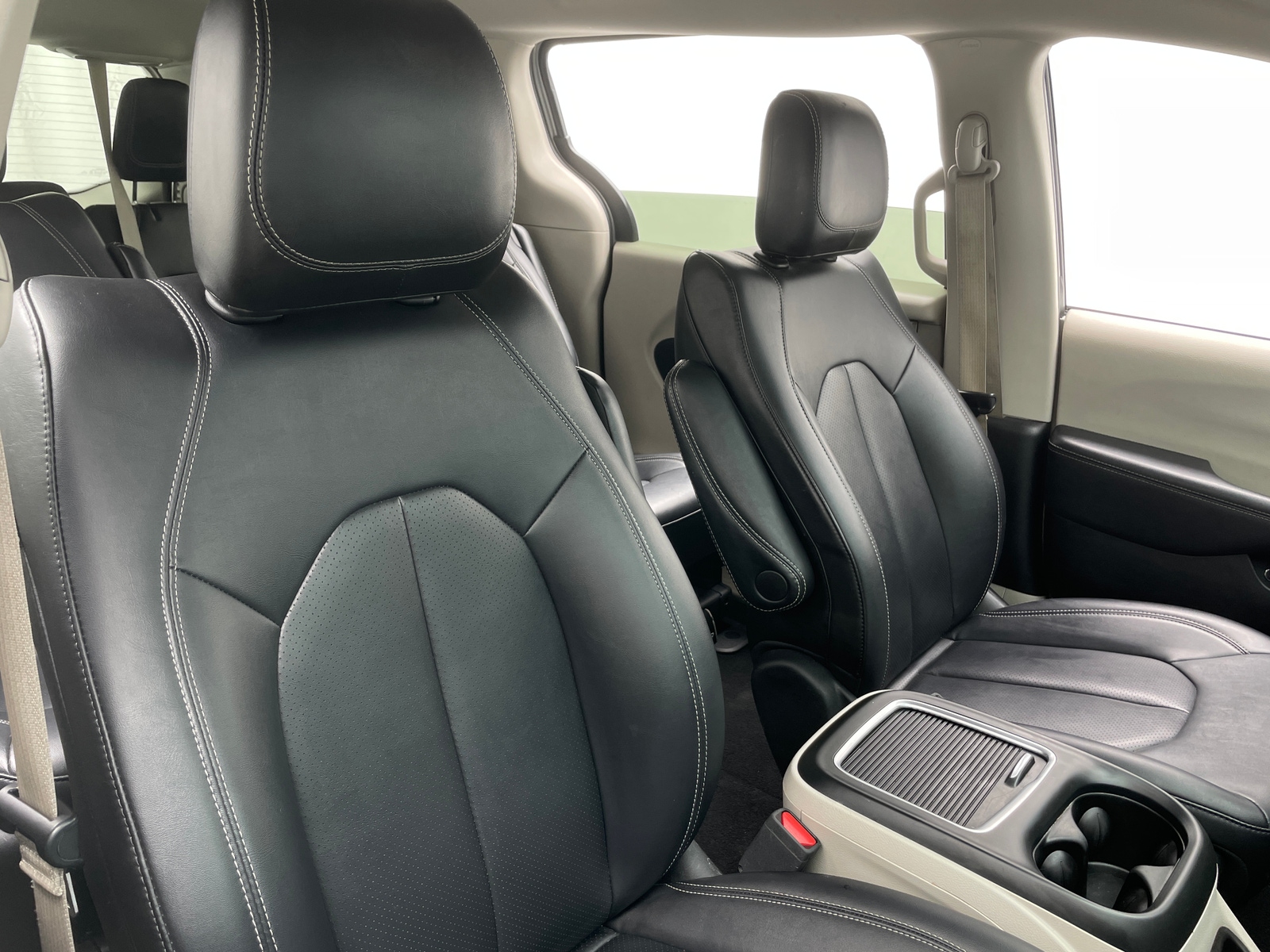 Thumbnail: 2024 Chrysler Pacifica - 2