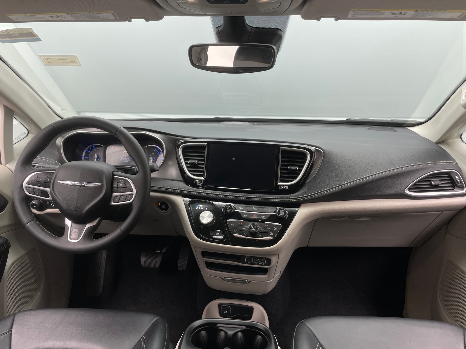 Thumbnail: 2024 Chrysler Pacifica - 3