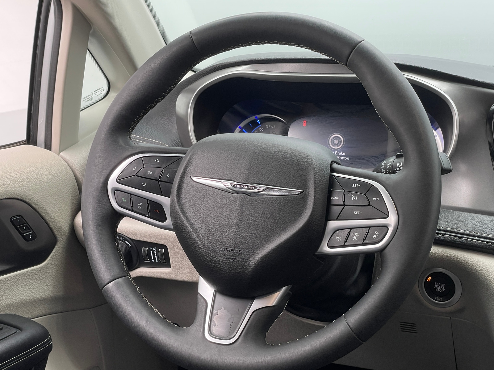Thumbnail: 2024 Chrysler Pacifica - 5