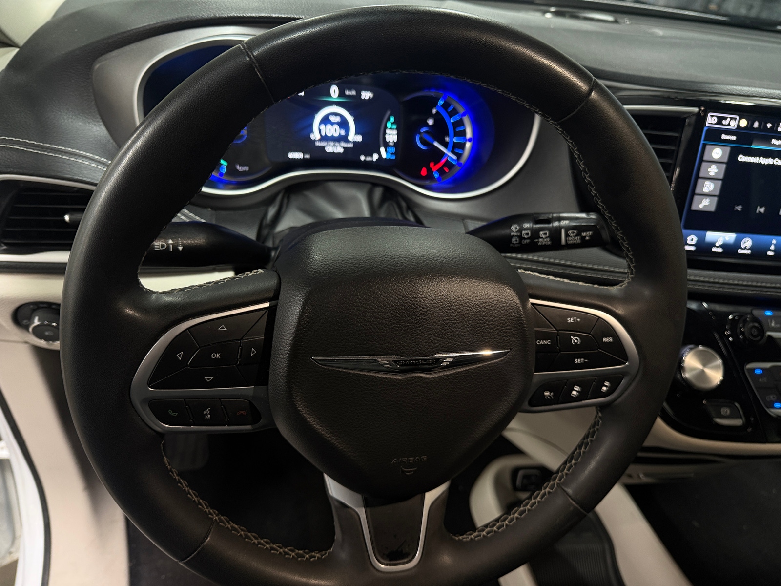 Thumbnail: 2024 Chrysler Pacifica - 4