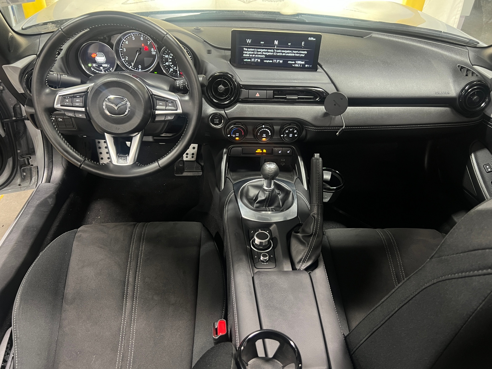 Thumbnail: 2024 Mazda MX-5 Miata - 3