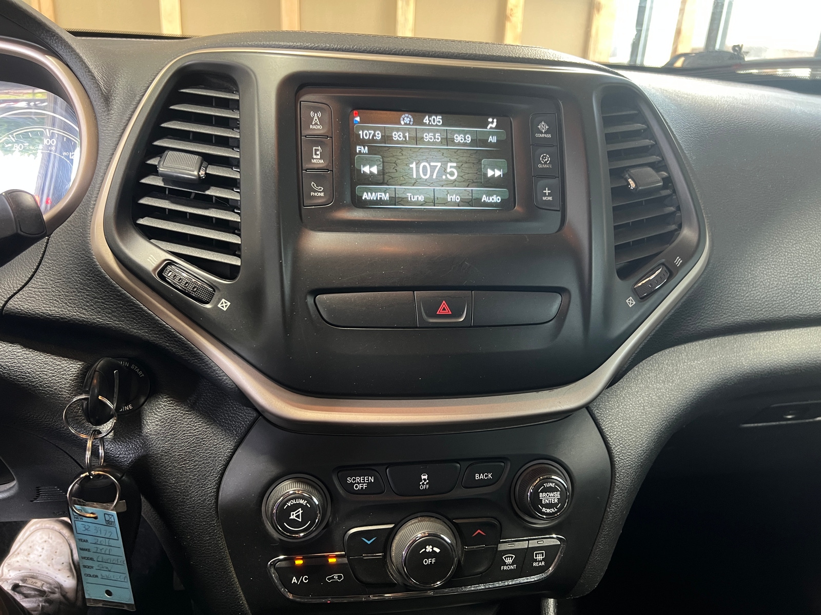 Thumbnail: 2016 Jeep Cherokee - 4