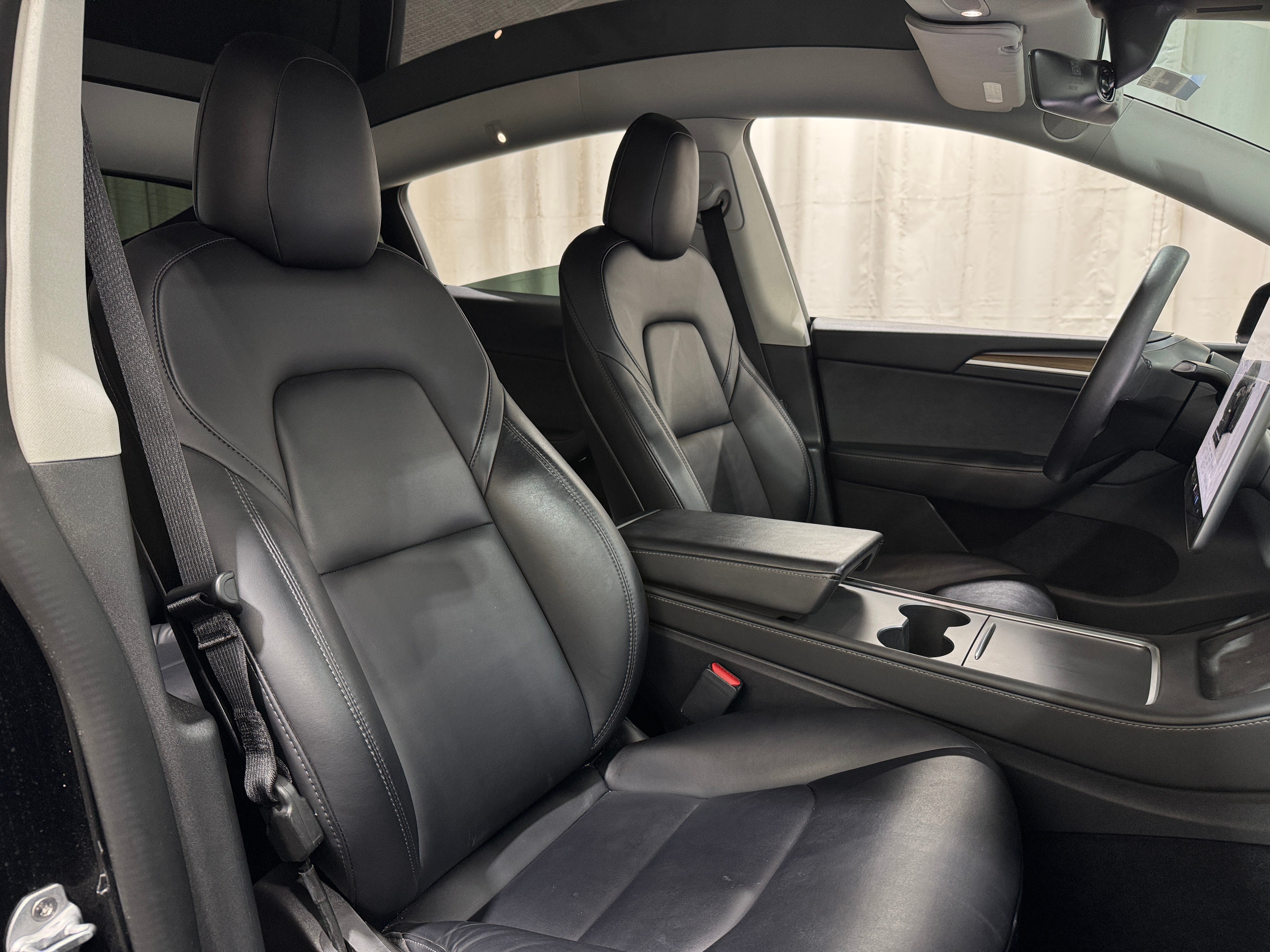 Used 2022 Tesla Model Y Performance with VIN 7SAYGDEF1NF576162 for sale in Oak Creek, WI