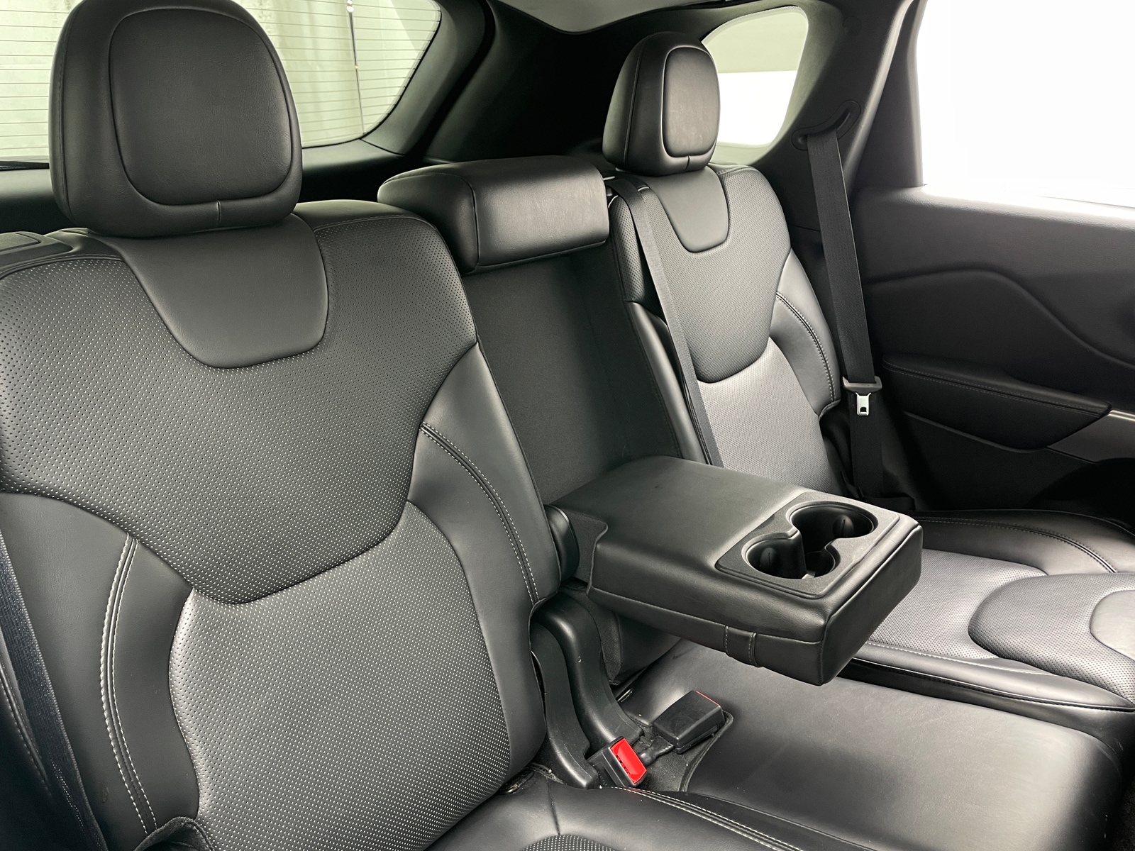 Thumbnail: 2019 Jeep Cherokee - 5