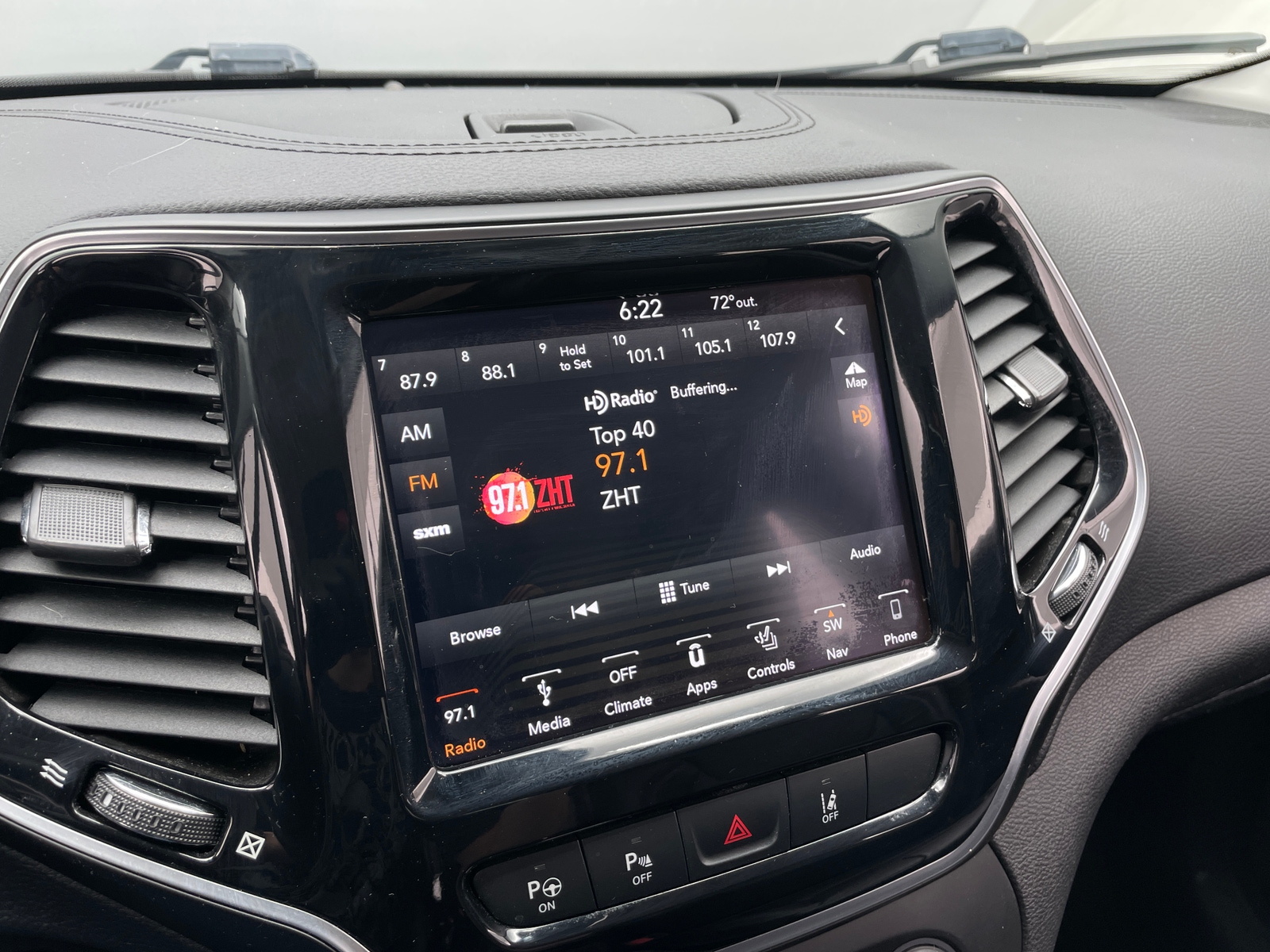 Thumbnail: 2019 Jeep Cherokee - 3