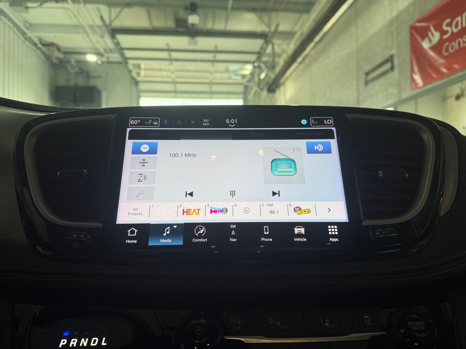 Thumbnail: 2024 Chrysler Pacifica - 4
