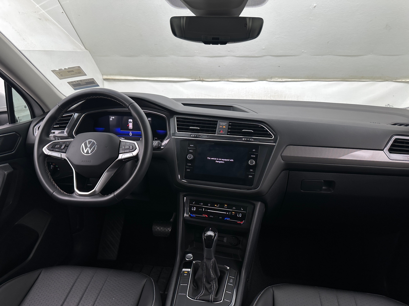 Thumbnail: 2022 Volkswagen Tiguan - 2
