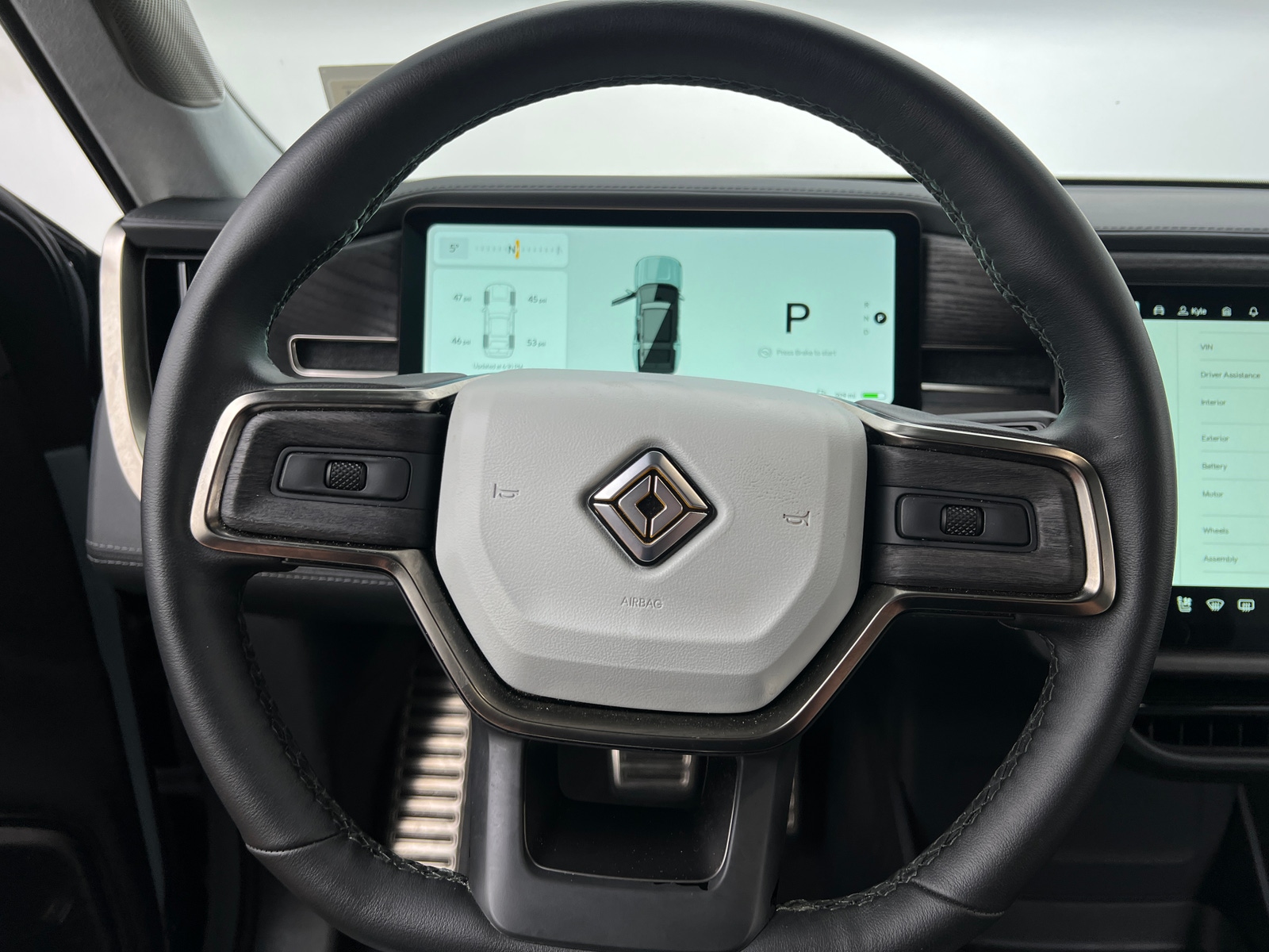 Thumbnail: 2023 Rivian R1S - 4