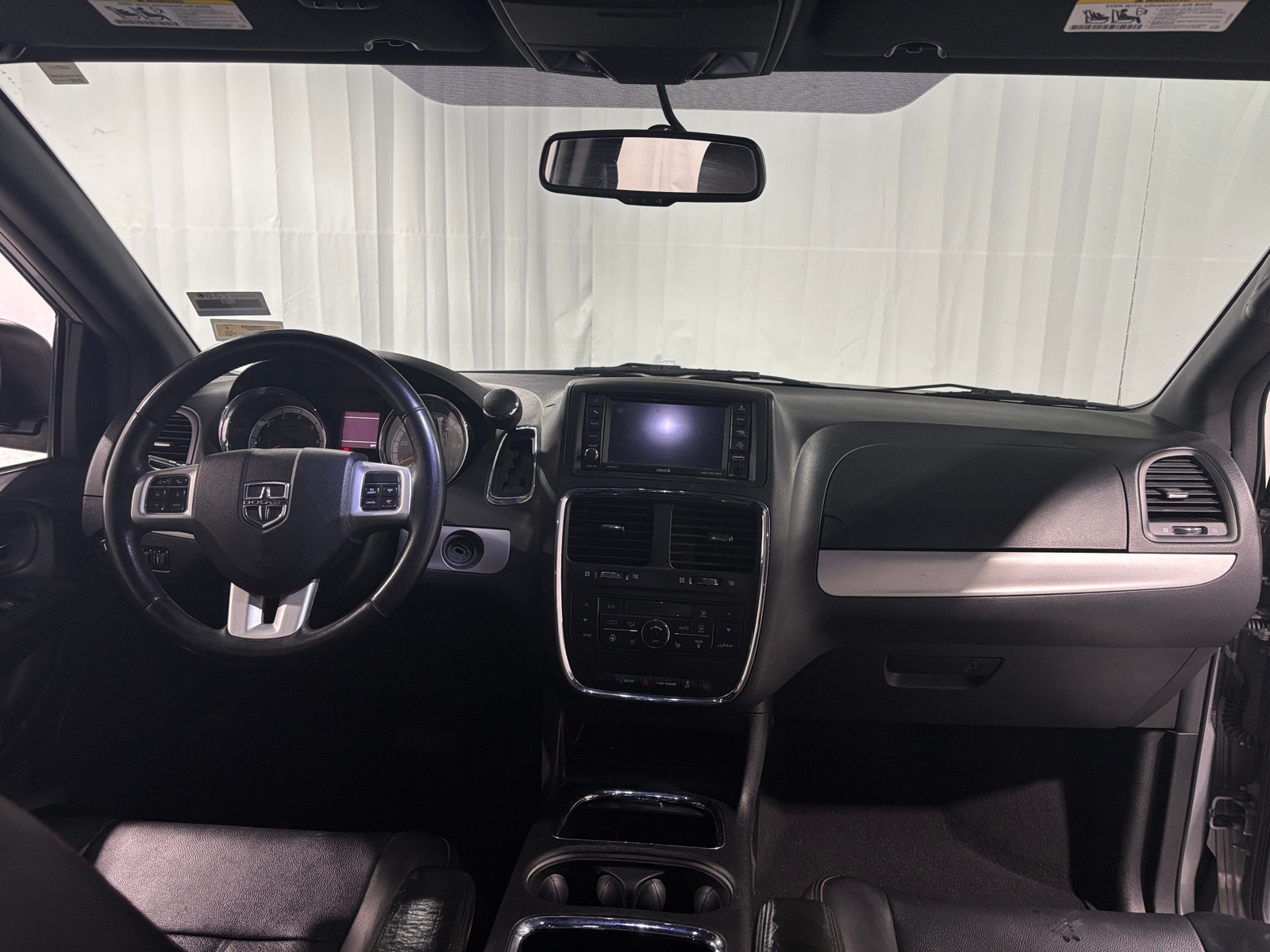 Thumbnail: 2017 Dodge Grand Caravan - 2
