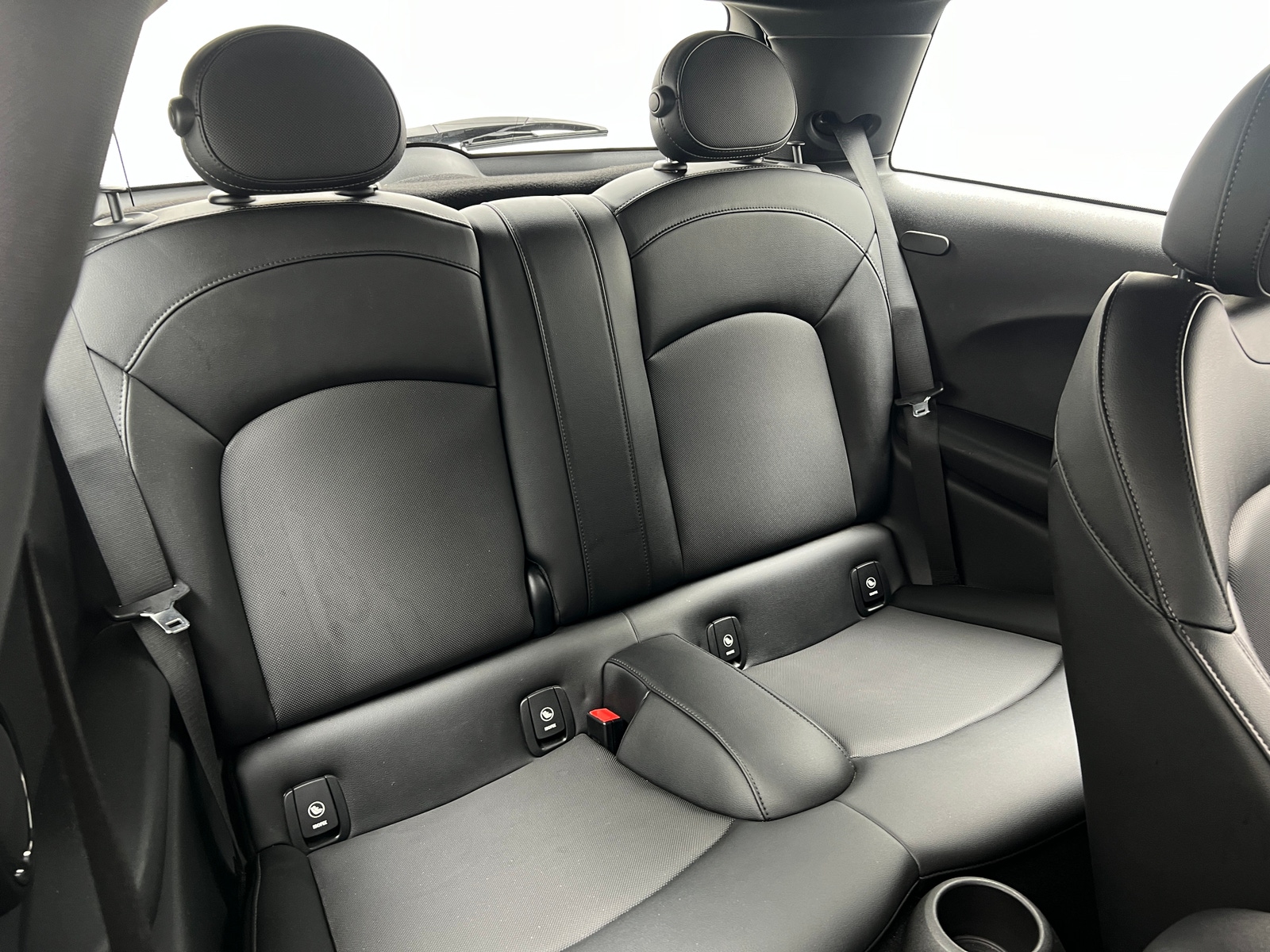Thumbnail: 2017 MINI Cooper Hardtop - 5
