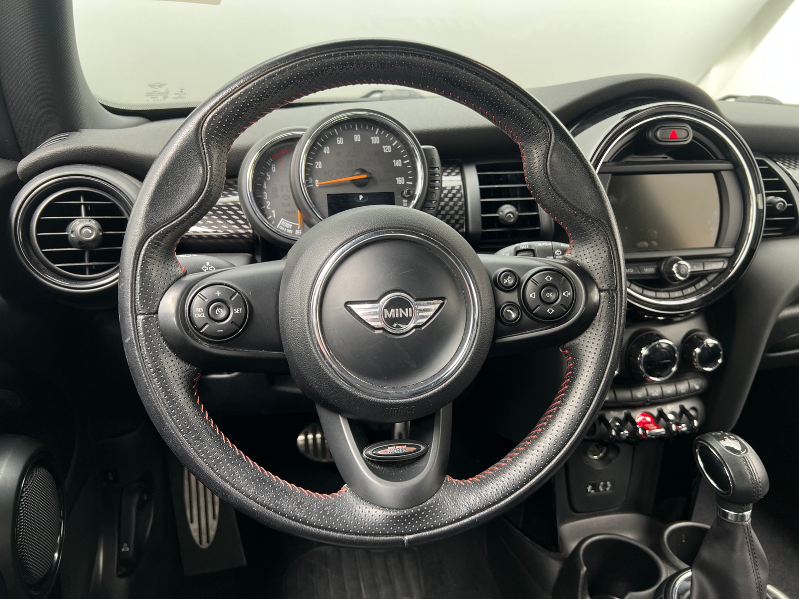 Thumbnail: 2017 MINI Cooper Hardtop - 4