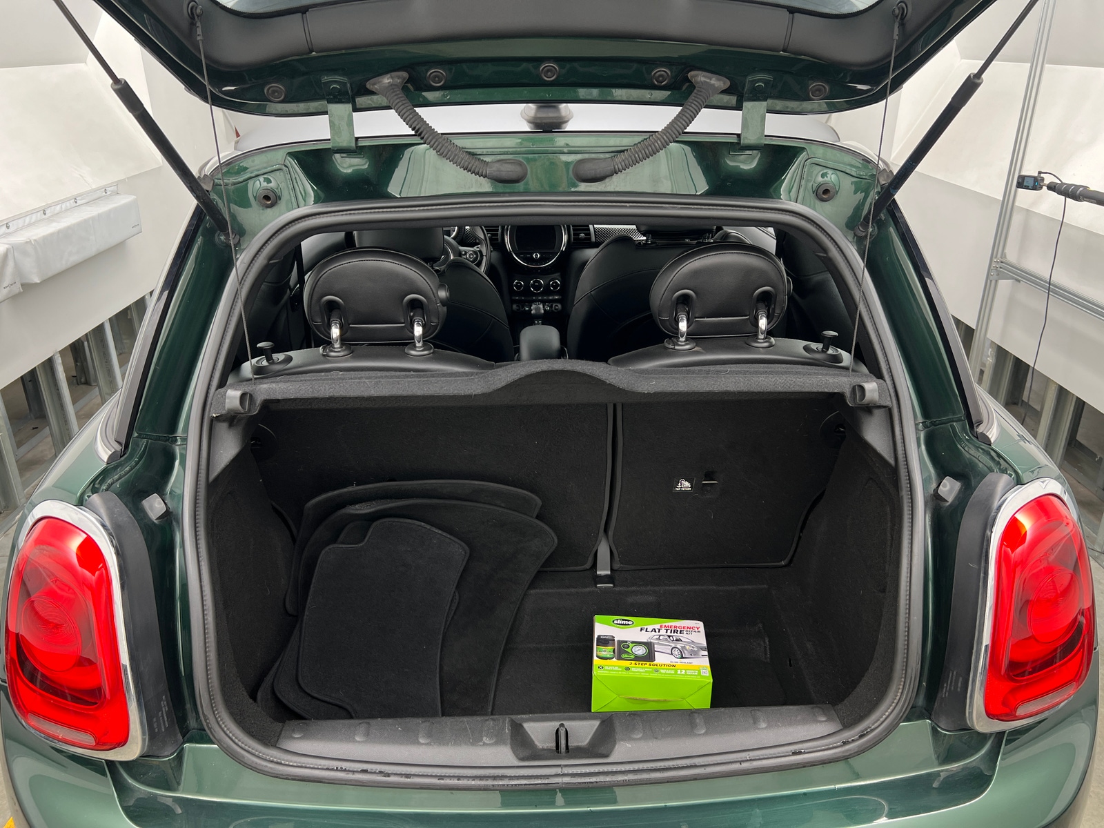 Thumbnail: 2017 MINI Cooper Hardtop - 6