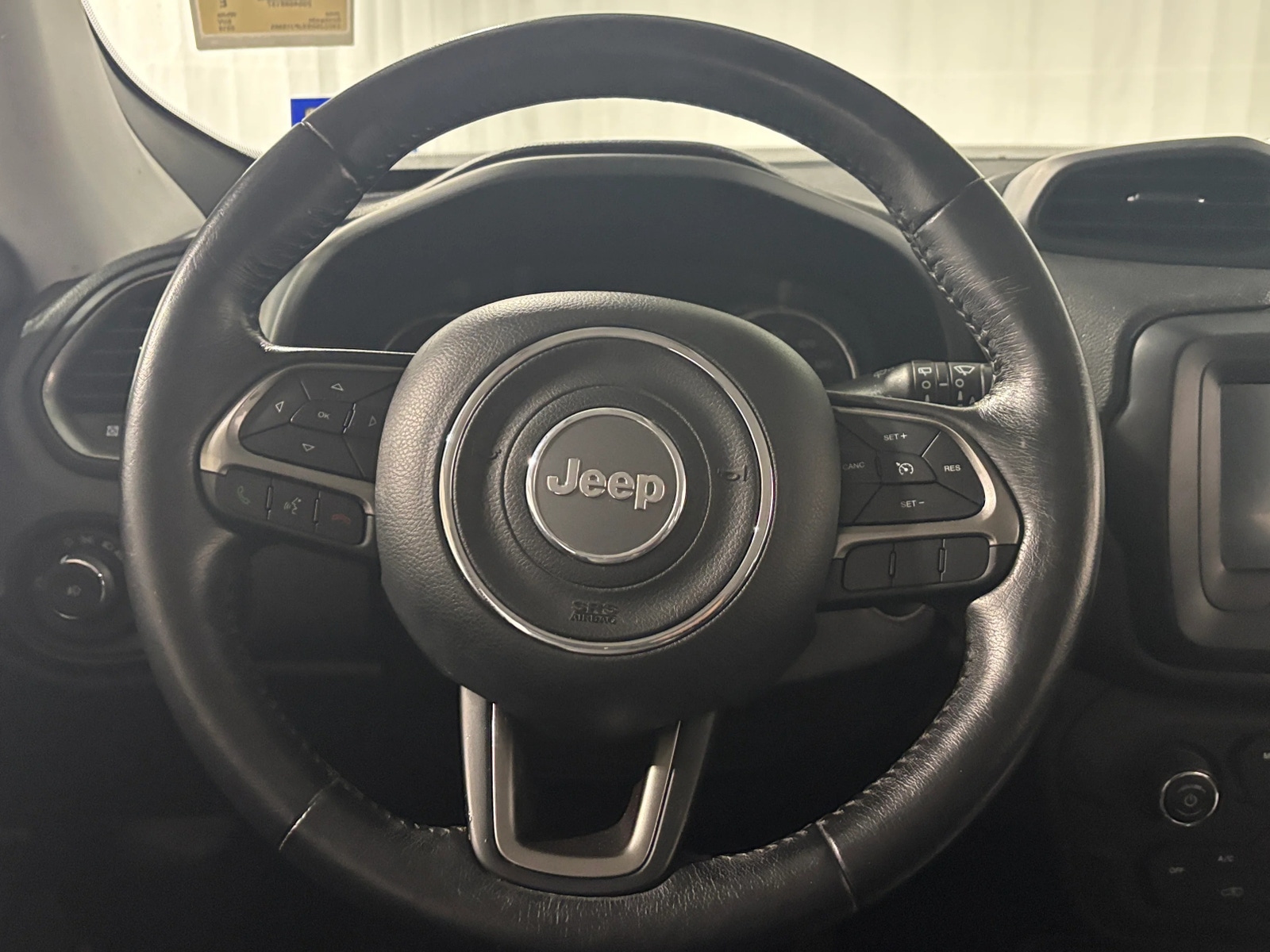 Thumbnail: 2018 Jeep Renegade - 4