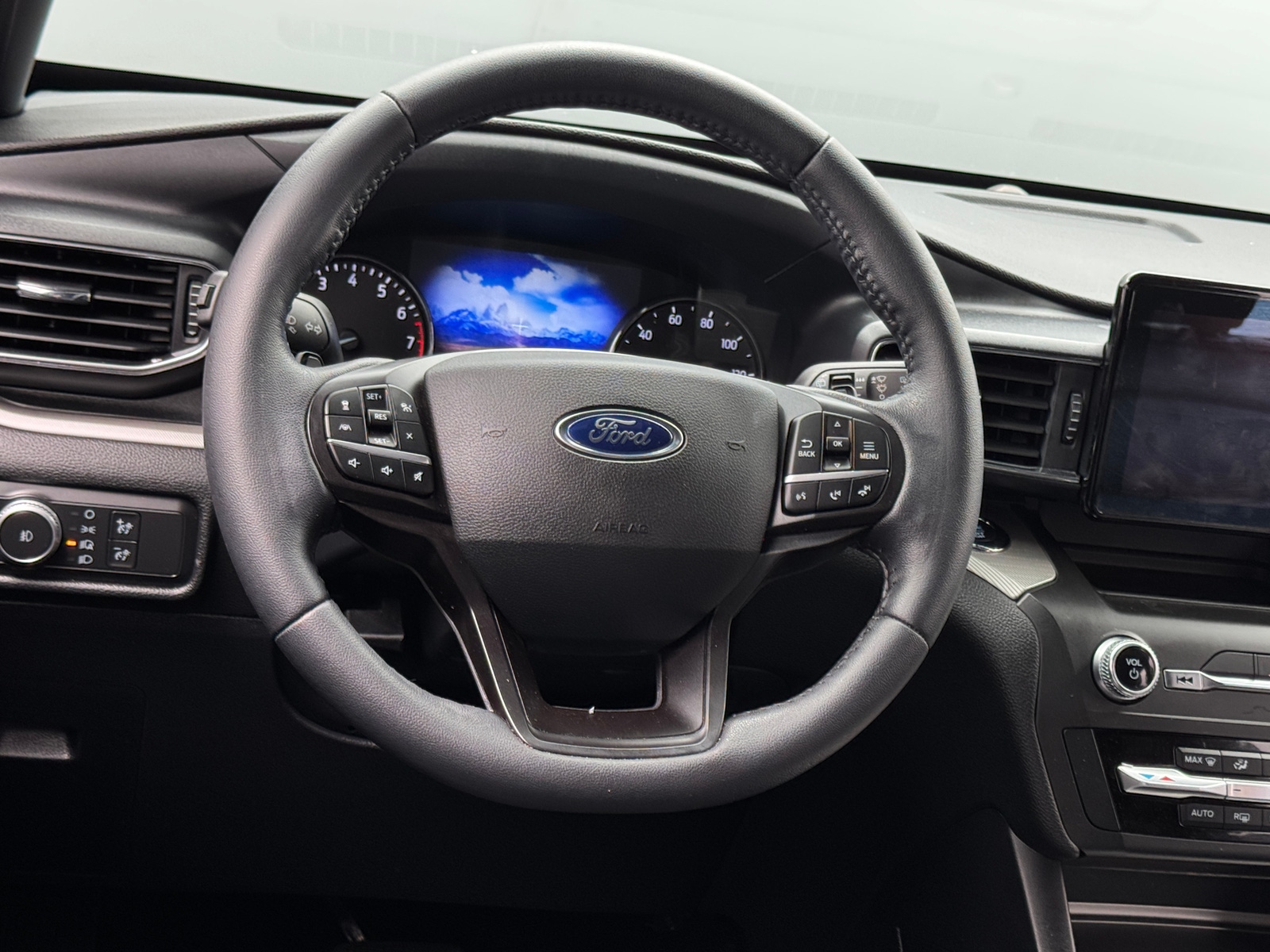 Thumbnail: 2020 Ford Explorer - 5