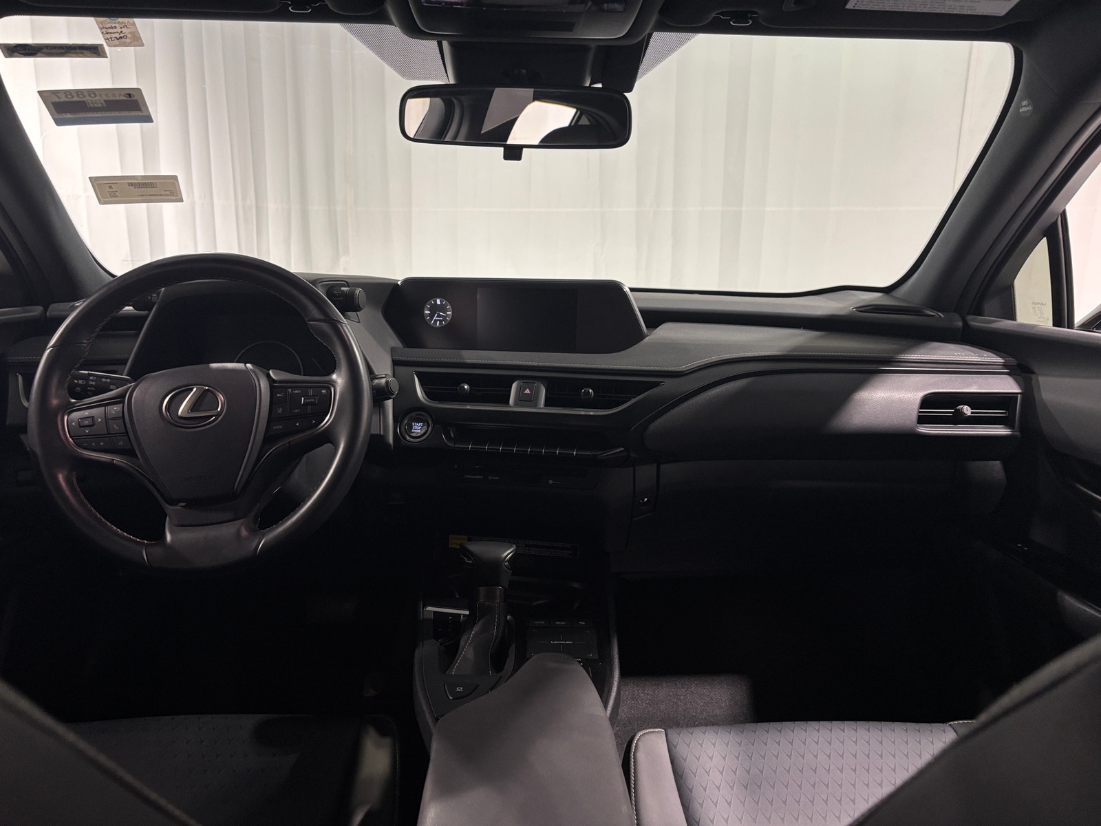 Thumbnail: 2022 Lexus UX - 3