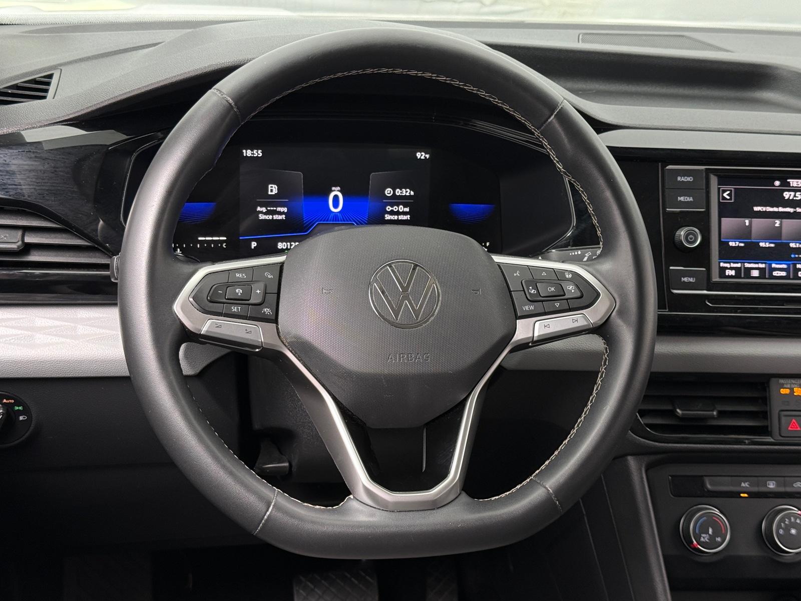 Thumbnail: 2022 Volkswagen Taos - 5