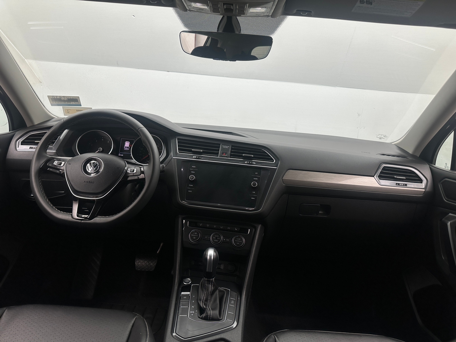 Thumbnail: 2021 Volkswagen Tiguan - 2