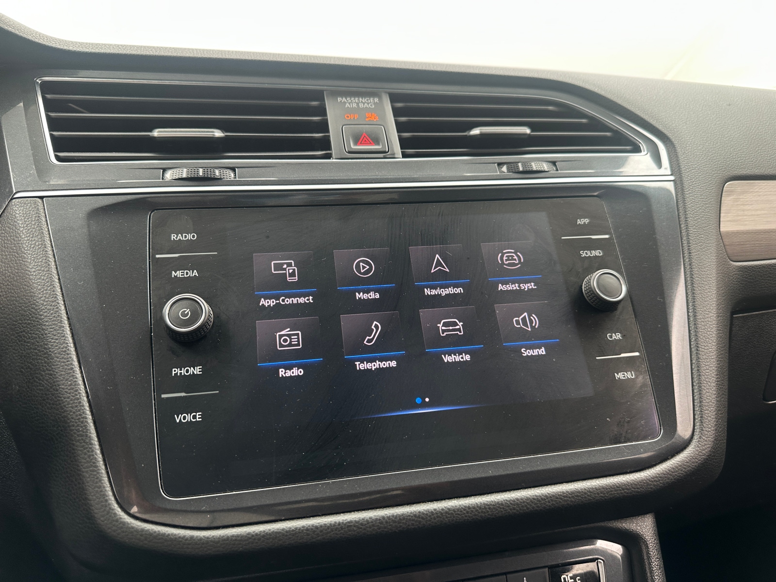 Thumbnail: 2021 Volkswagen Tiguan - 3
