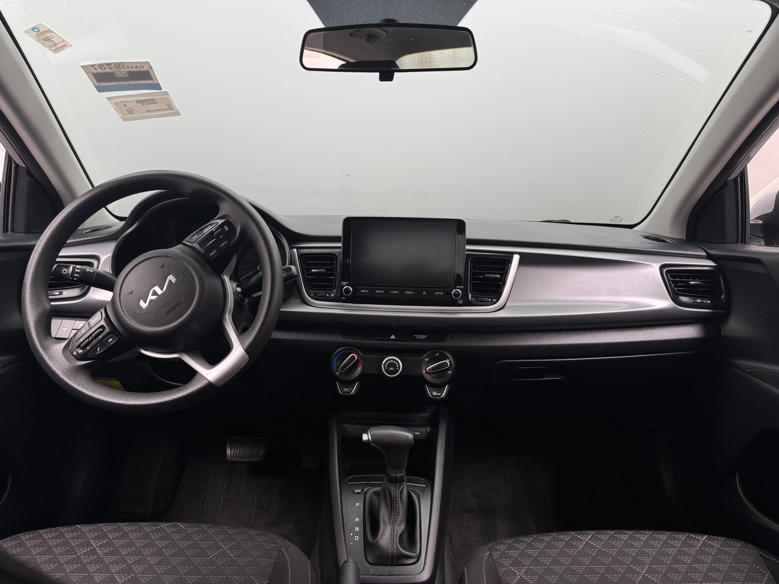 Thumbnail: 2022 Kia Rio - 3