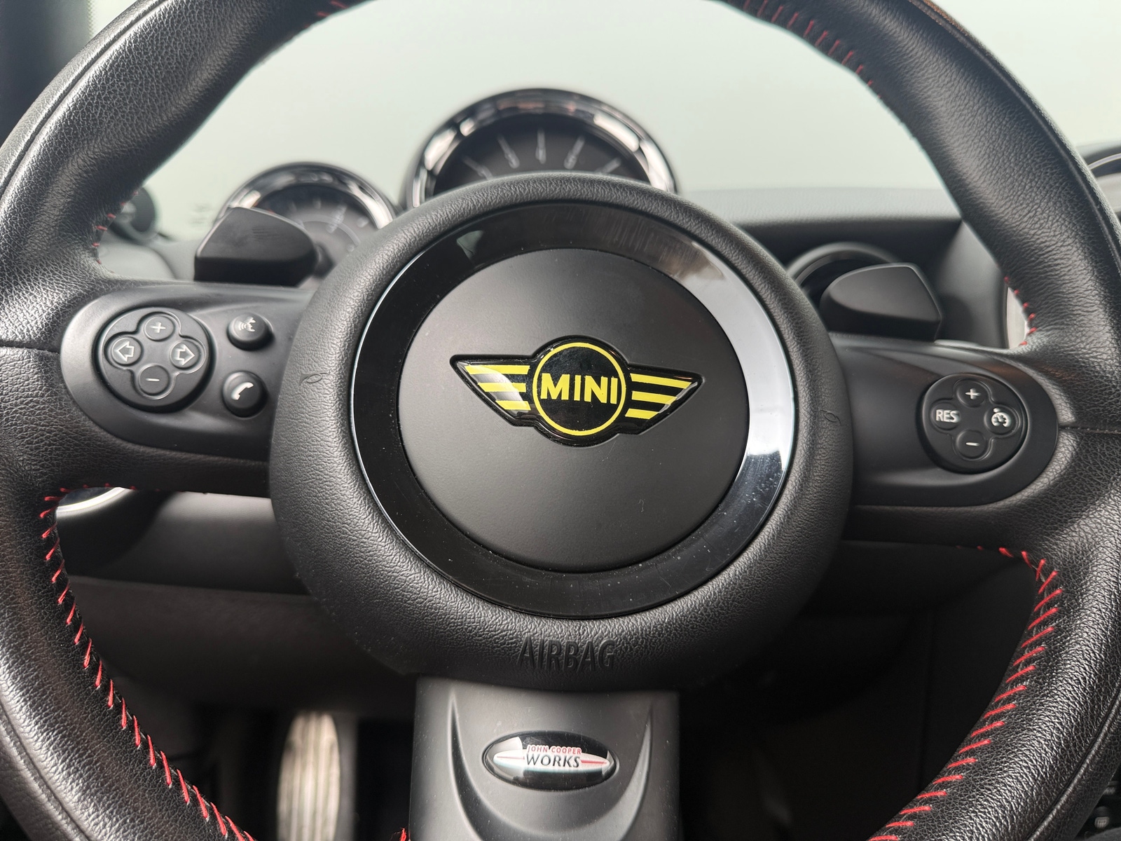 Thumbnail: 2015 MINI Cooper Convertible - 5
