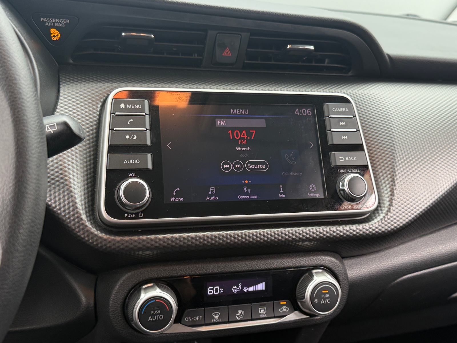 Thumbnail: 2018 Nissan Kicks - 4