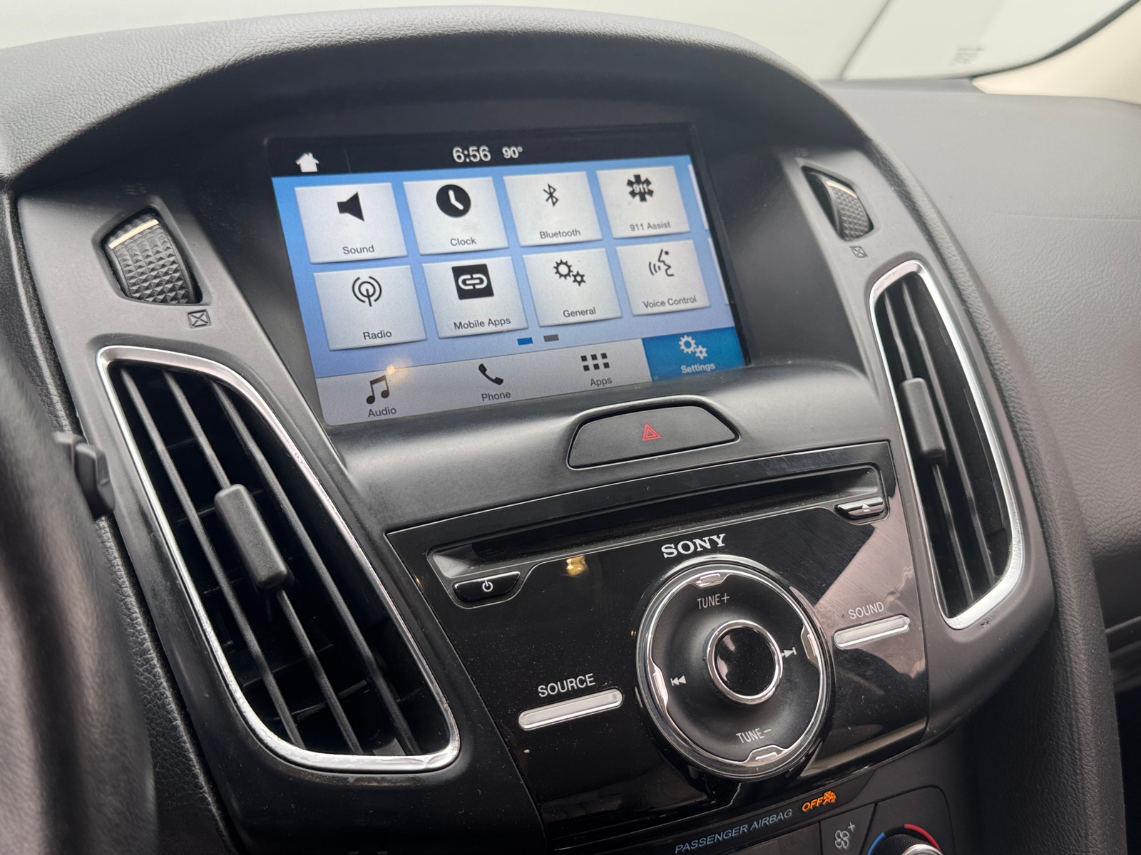 Thumbnail: 2016 Ford Focus - 3