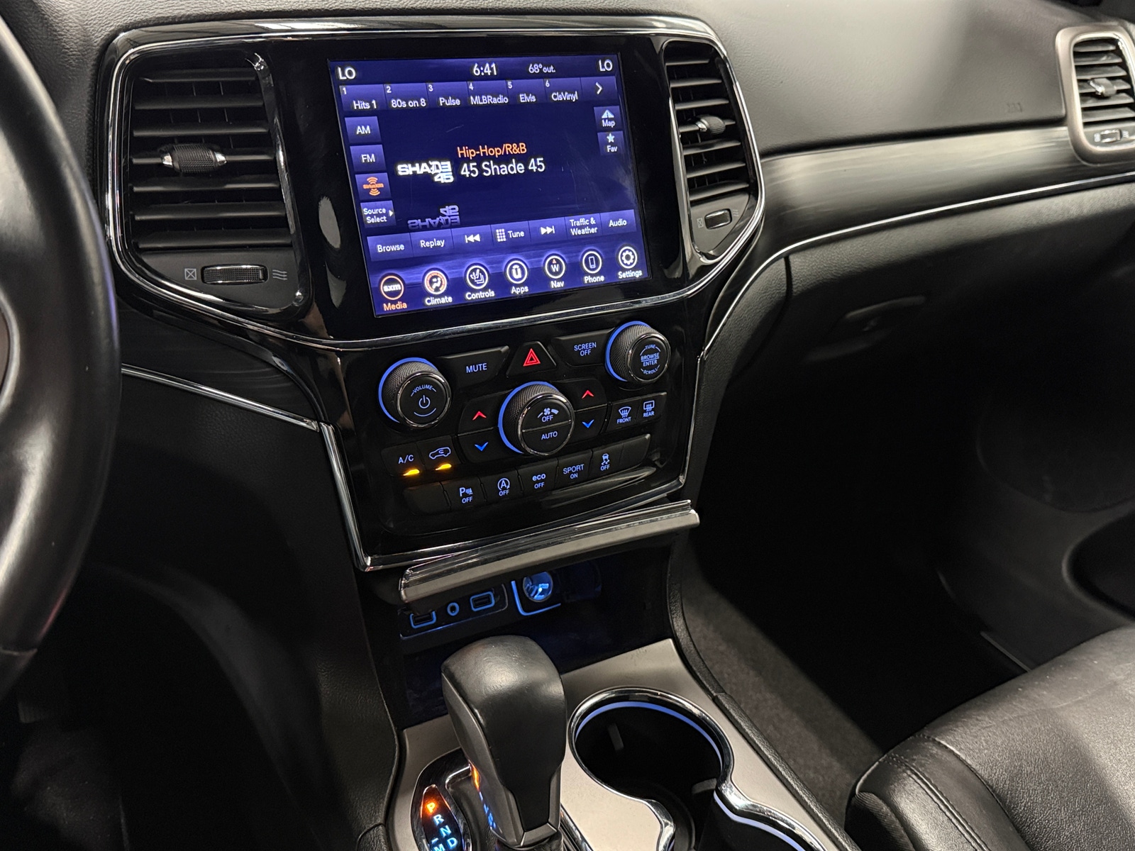 Thumbnail: 2020 Jeep Grand Cherokee - 3
