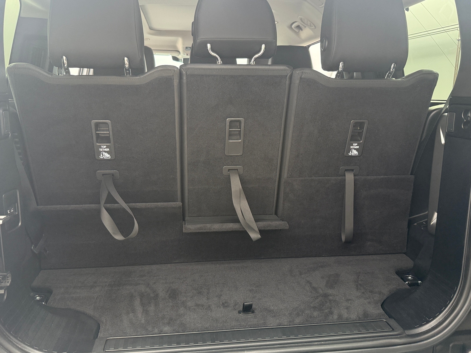Thumbnail: 2024 Land Rover Defender - 6