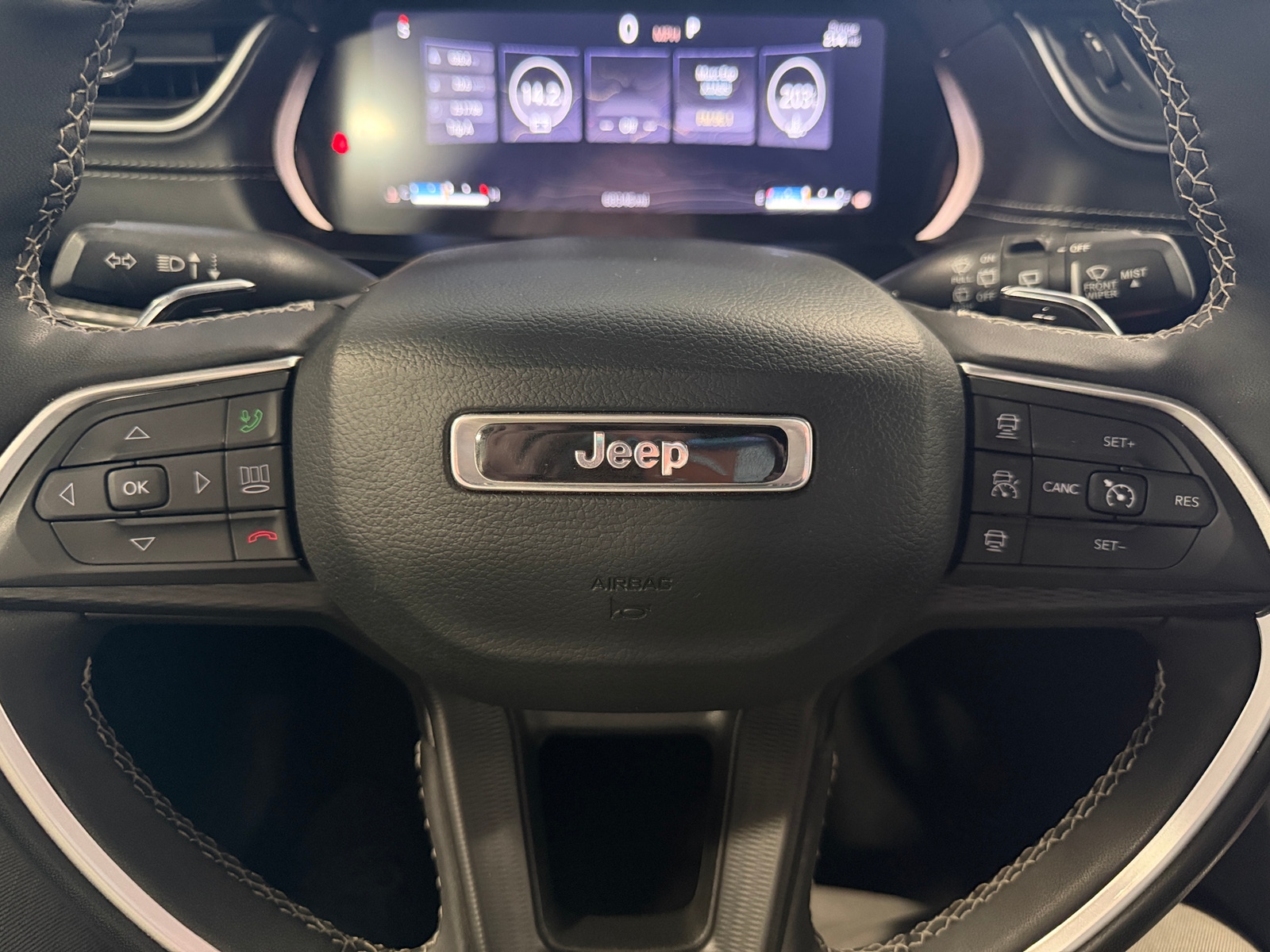 Thumbnail: 2024 Jeep Grand Cherokee - 4