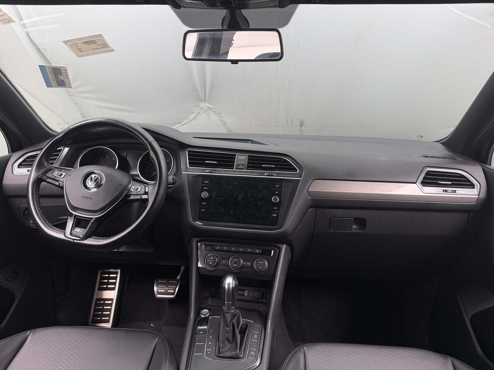 Thumbnail: 2018 Volkswagen Tiguan - 2