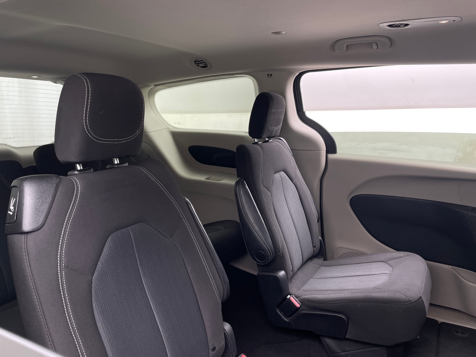 Thumbnail: 2023 Chrysler Voyager - 6