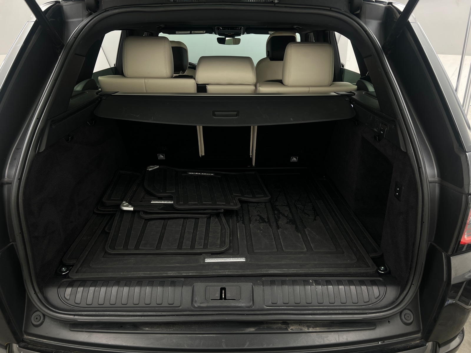 Thumbnail: 2020 Land Rover Range Rover Sport - 6