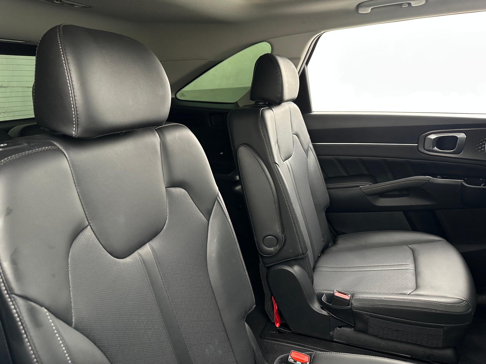 Thumbnail: 2023 Kia Sorento - 5