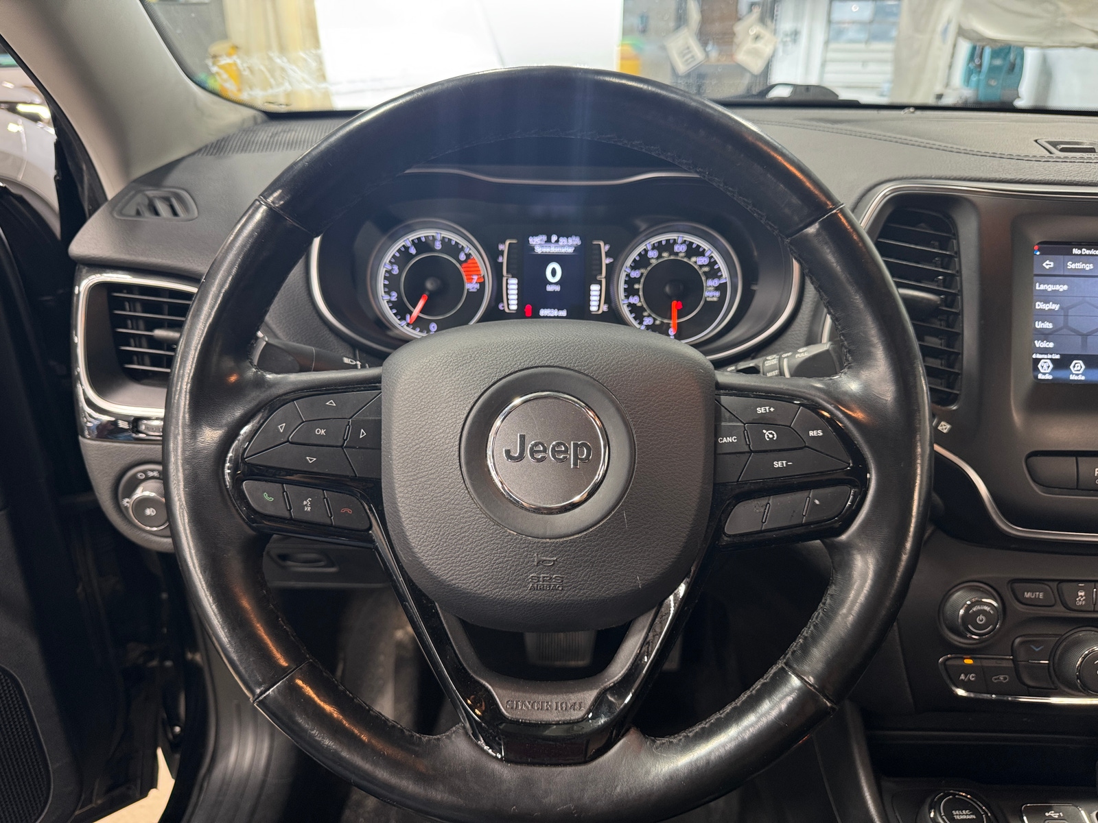 Thumbnail: 2020 Jeep Cherokee - 5