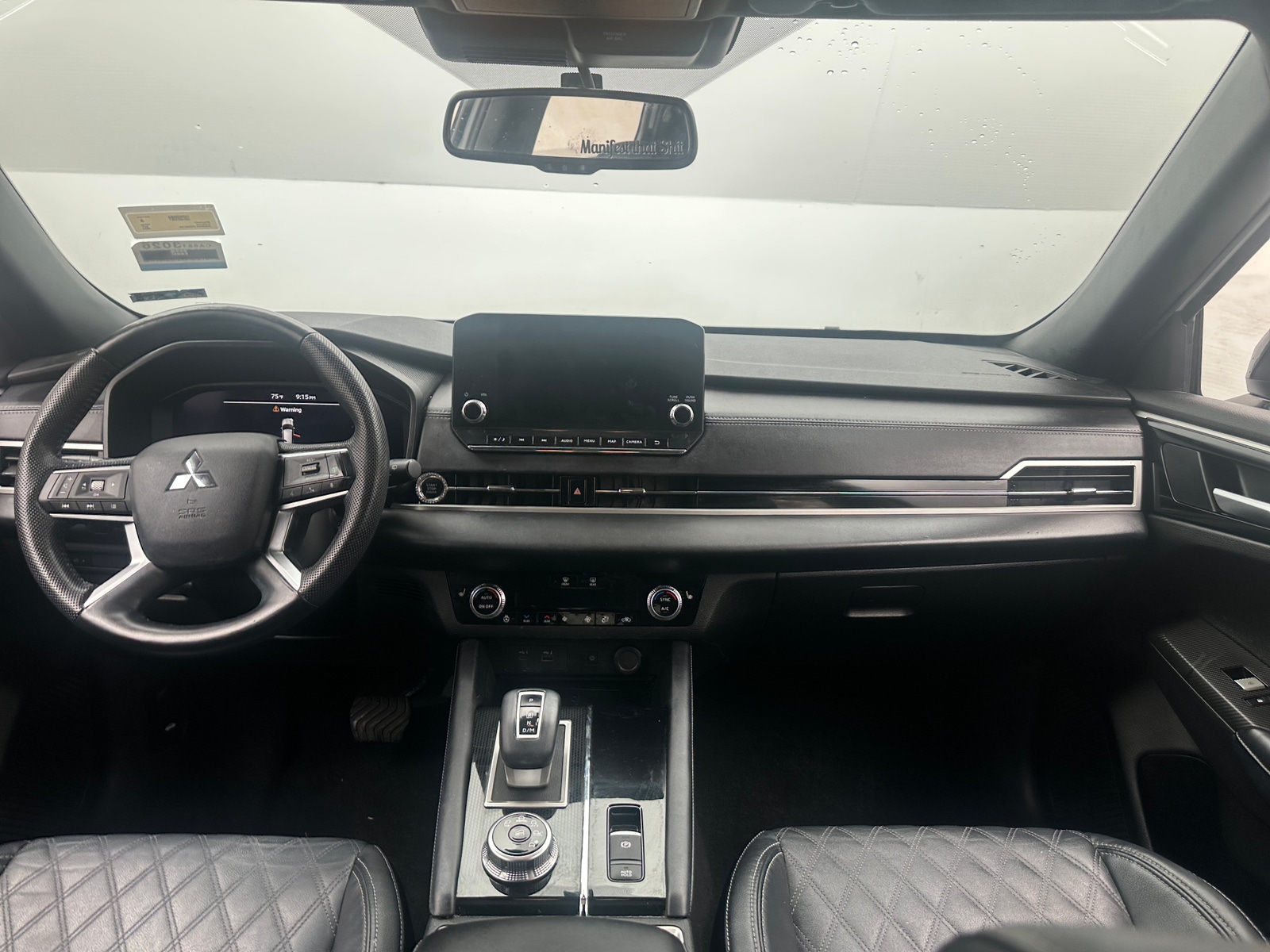 Thumbnail: 2023 Mitsubishi Outlander - 2