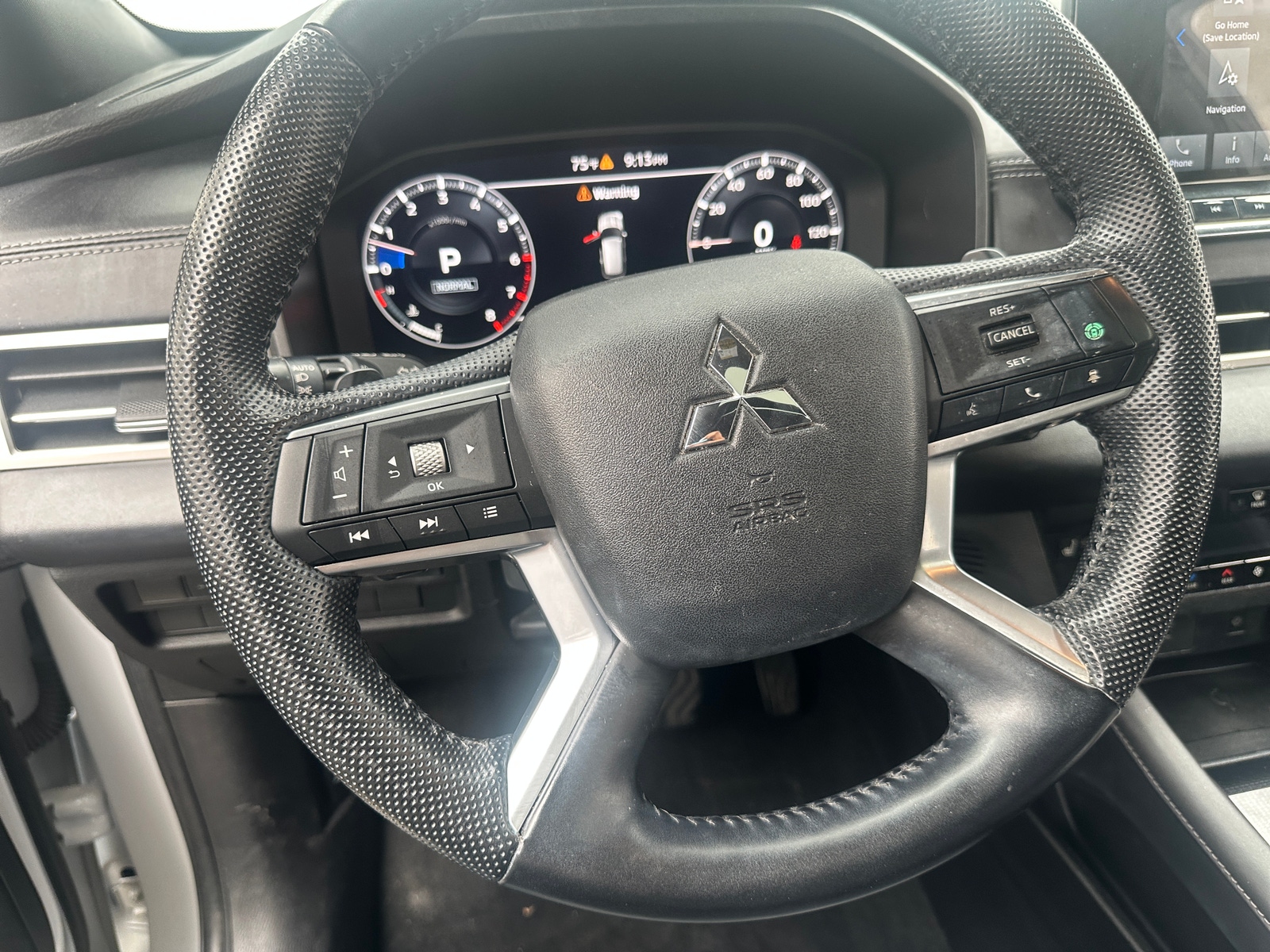 Thumbnail: 2023 Mitsubishi Outlander - 4