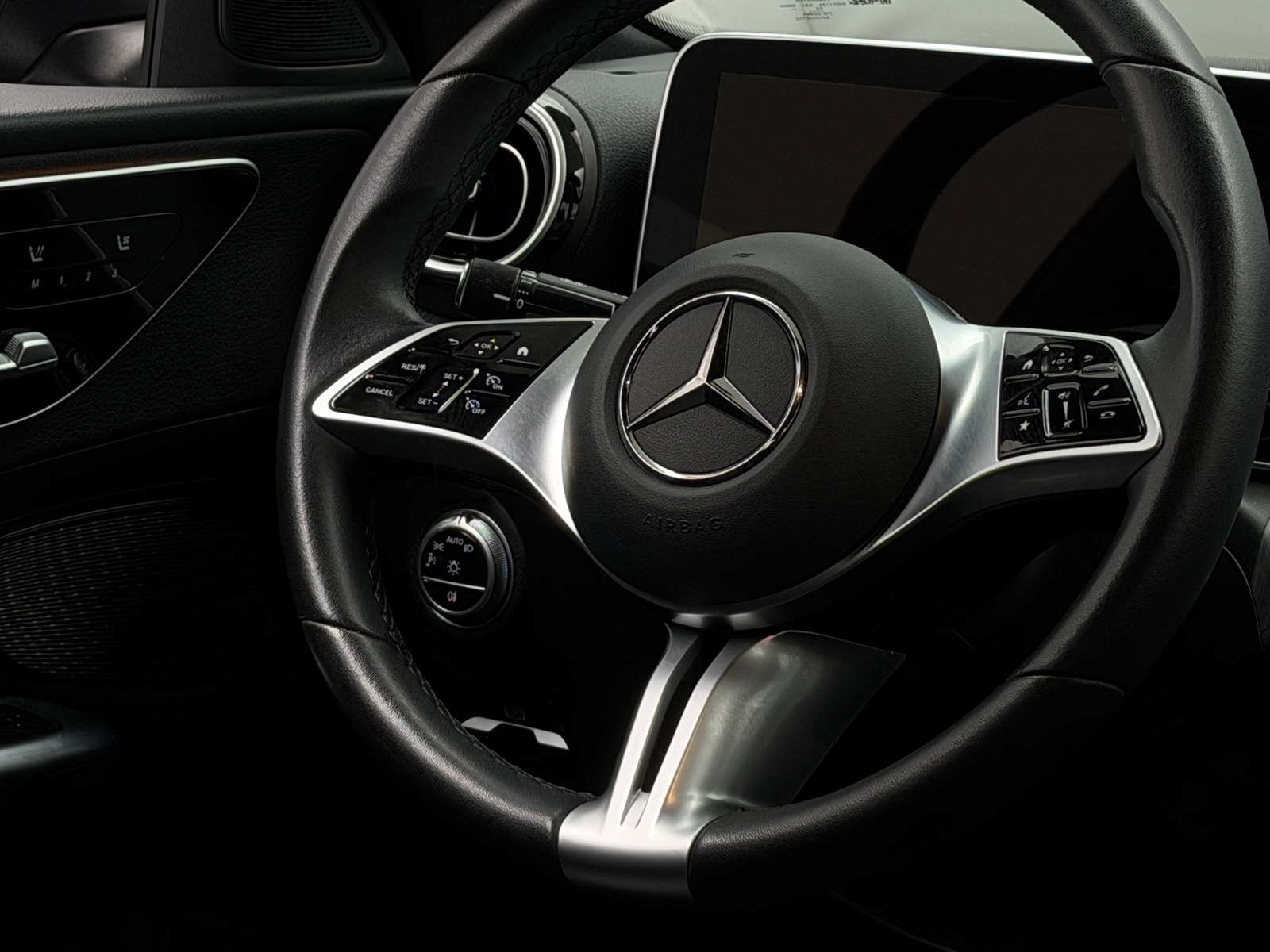 Thumbnail: 2025 Mercedes-Benz C-Class - 4