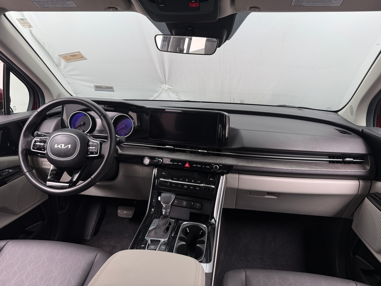 Thumbnail: 2023 Kia Carnival - 2