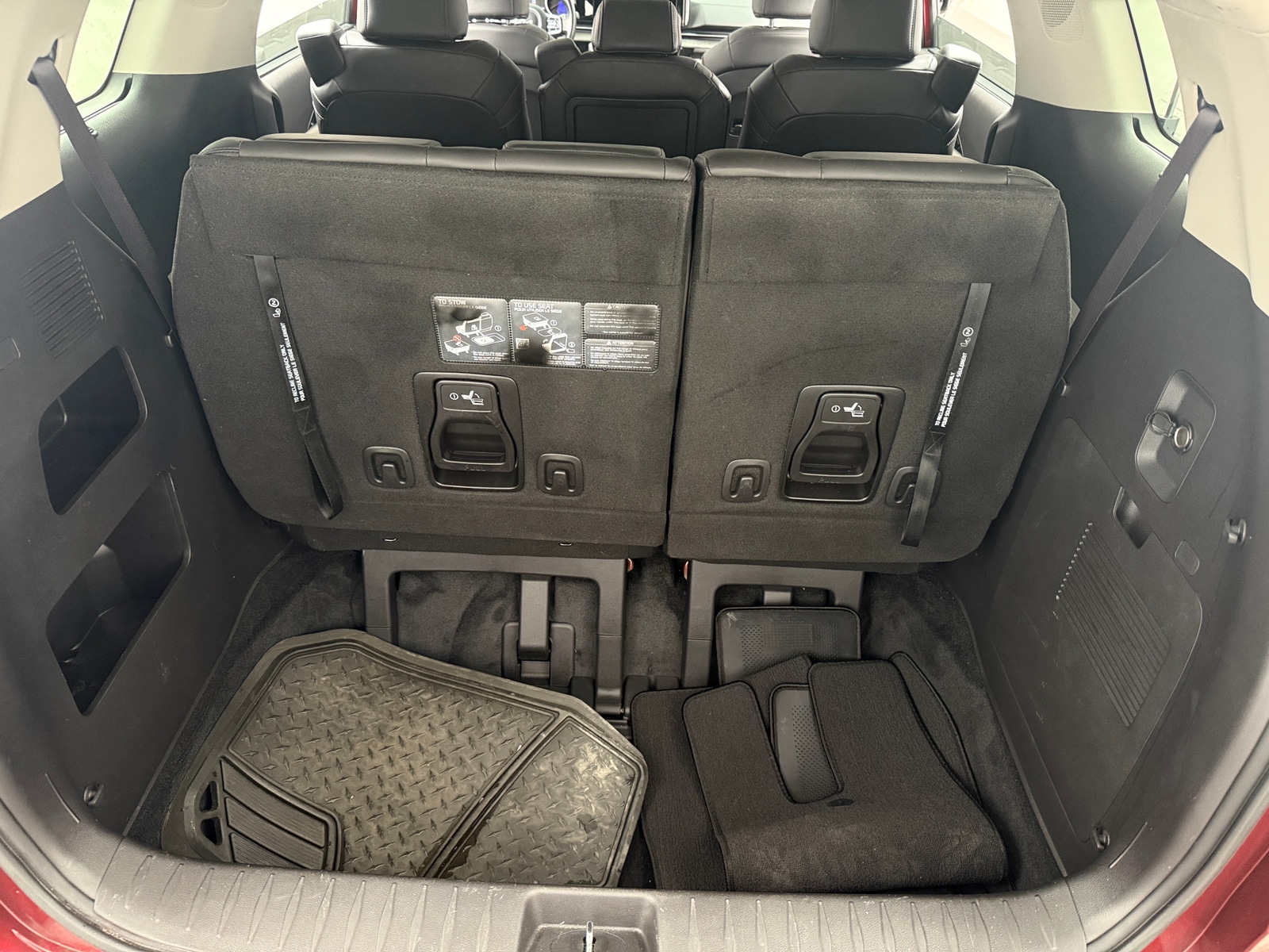 Thumbnail: 2023 Kia Carnival - 6