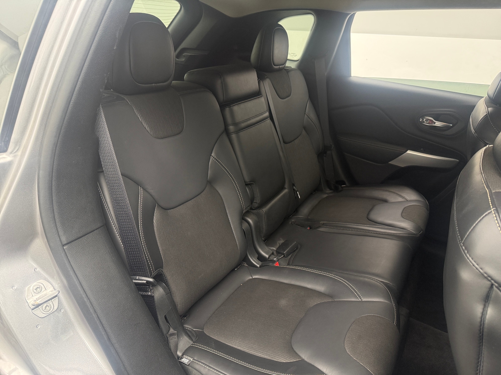 Thumbnail: 2018 Jeep Cherokee - 6