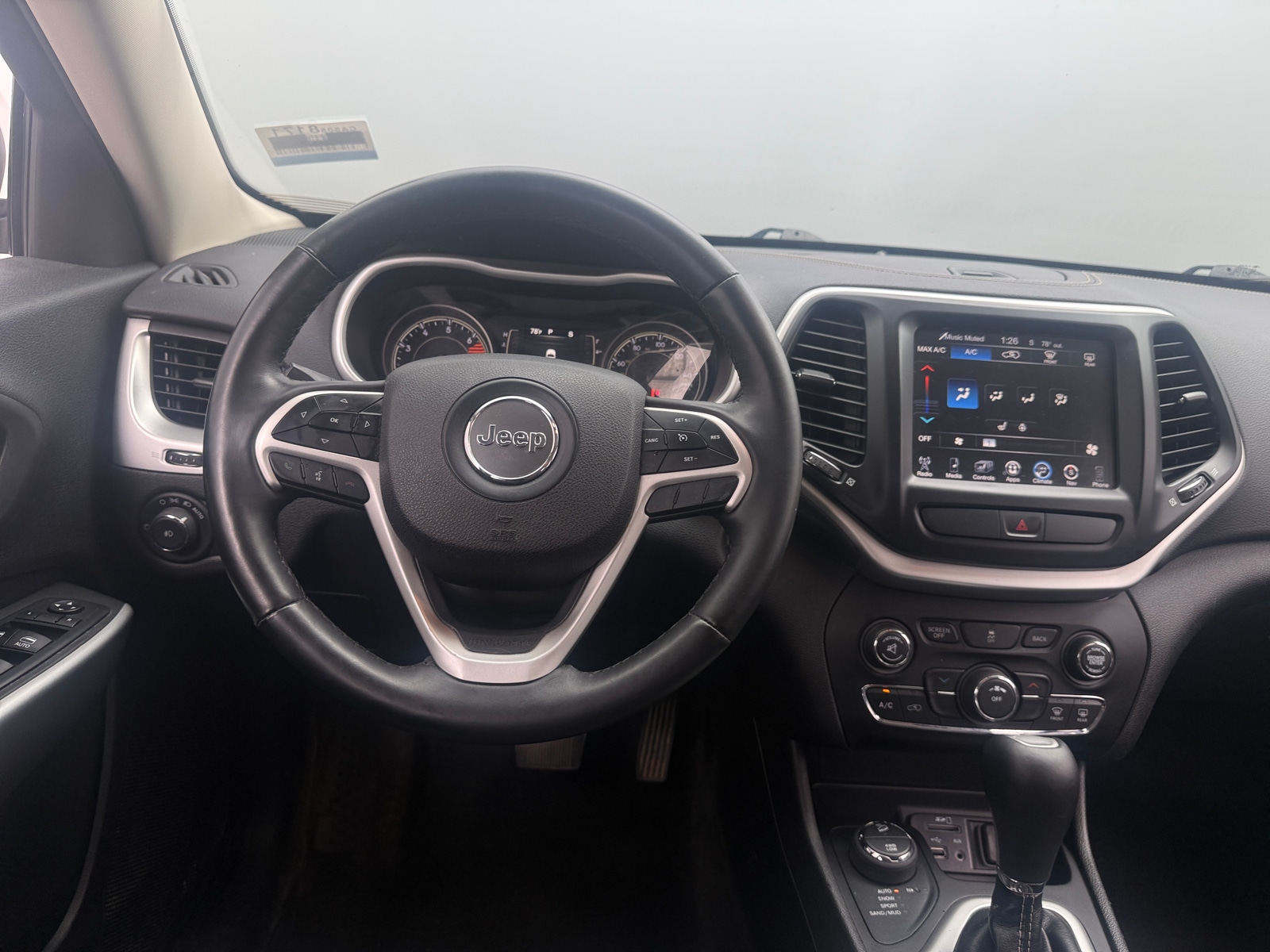 Thumbnail: 2018 Jeep Cherokee - 5