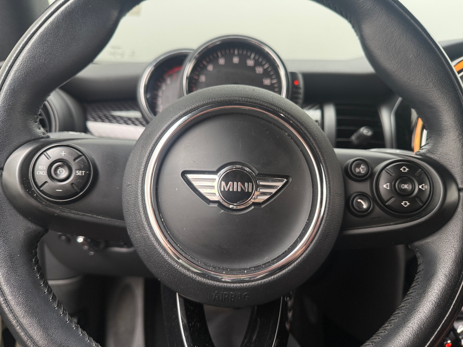 Thumbnail: 2017 MINI Cooper Convertible - 4