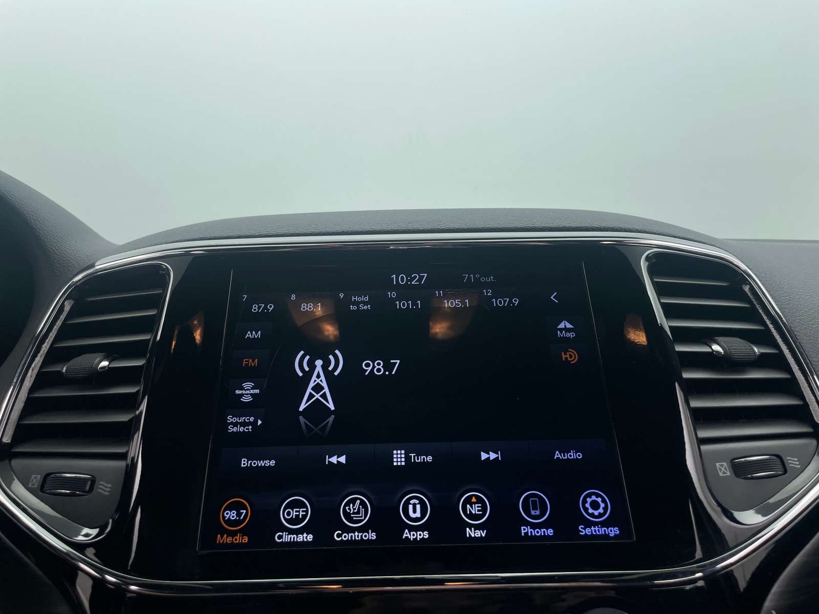 Thumbnail: 2019 Jeep Grand Cherokee - 4