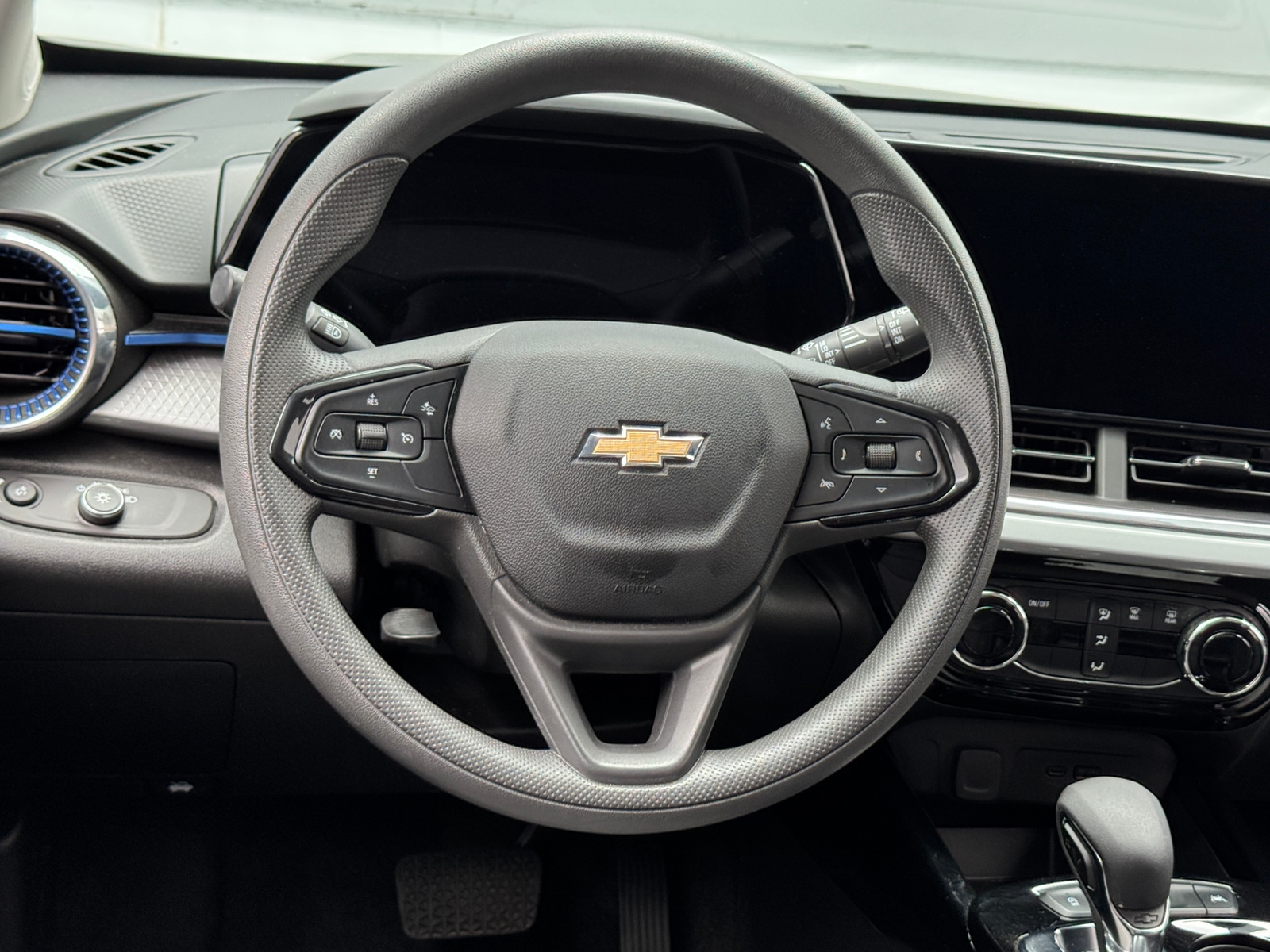 Thumbnail: 2025 Chevrolet Trax - 5