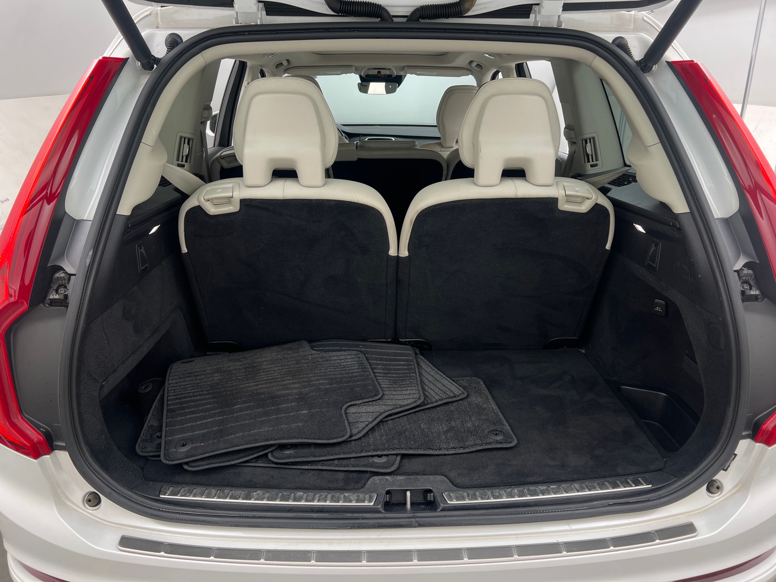 Thumbnail: 2019 Volvo XC90 - 6